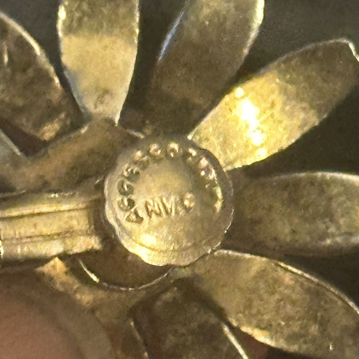 Vintage Vintage NYC Accessocraft Daisy screw back earrings Size ONE SIZE - 6 Thumbnail