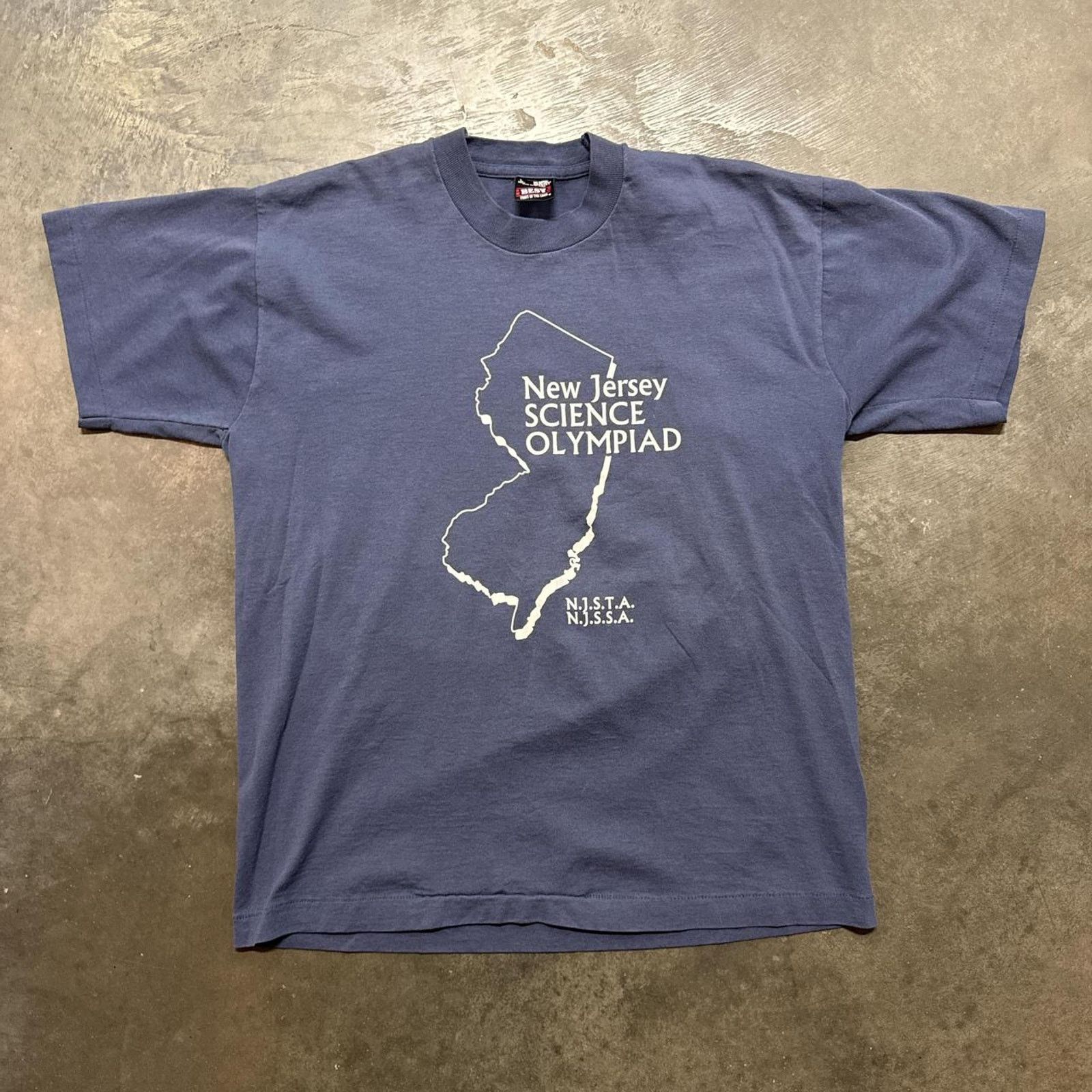 Vintage Vintage 90s New Jersey Science Olympiad Graphic T-Shirt Size US L / EU 52-54 / 3 - 1 Thumbnail