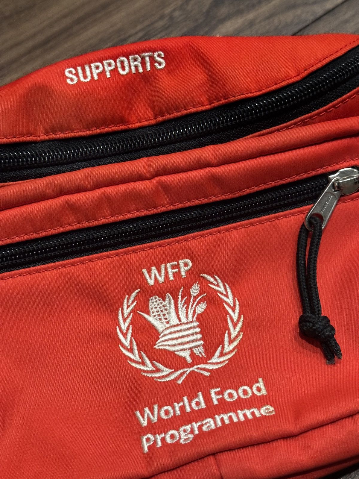 Balenciaga Balenciaga World Food Programme Fanny Pack Size ONE SIZE - 4 Thumbnail