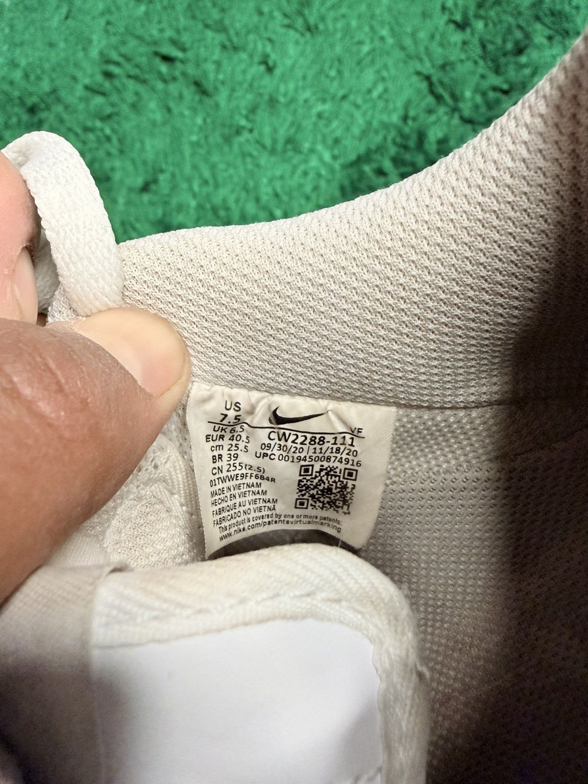 Nike Nike Air Force 1 '07 Low Mens 7.5 Triple White very clean! Size US 7.5 / EU 40-41 - 6 Thumbnail