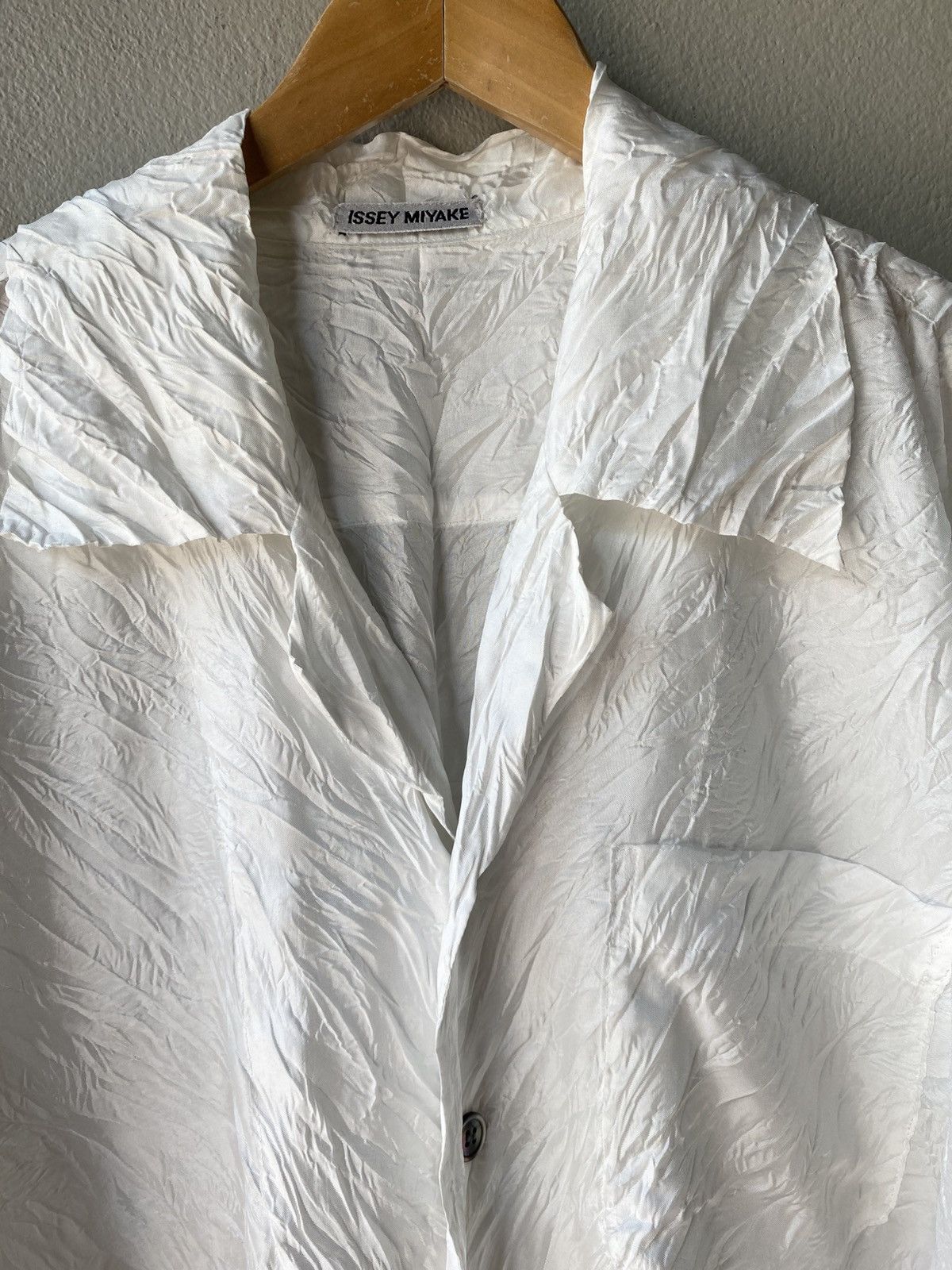 Issey Miyake ISSEY MIYAKE White Crinkle Shirt. Size ONE SIZE - 6 Thumbnail