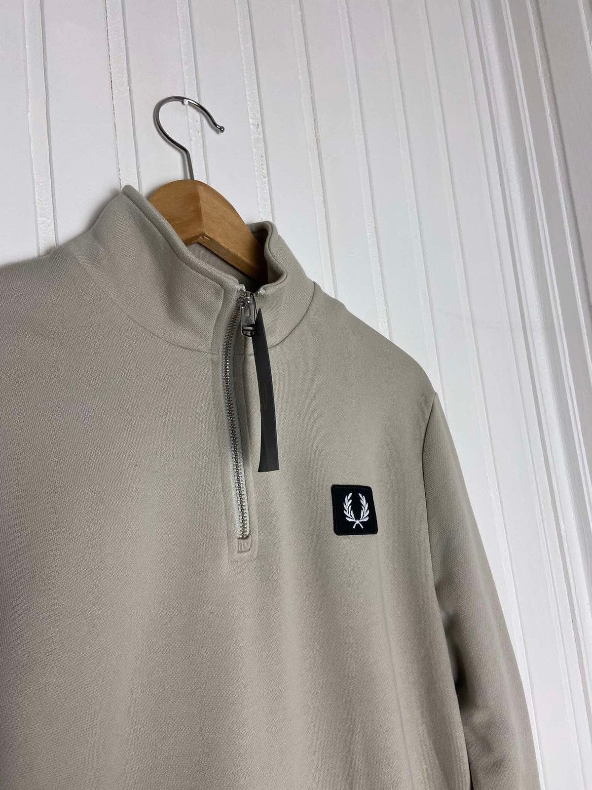 Fred Perry New sweatshirt Fred Perry 1/4 Zip Iight oyster size S Size US S / EU 44-46 / 1 - 2 Thumbnail