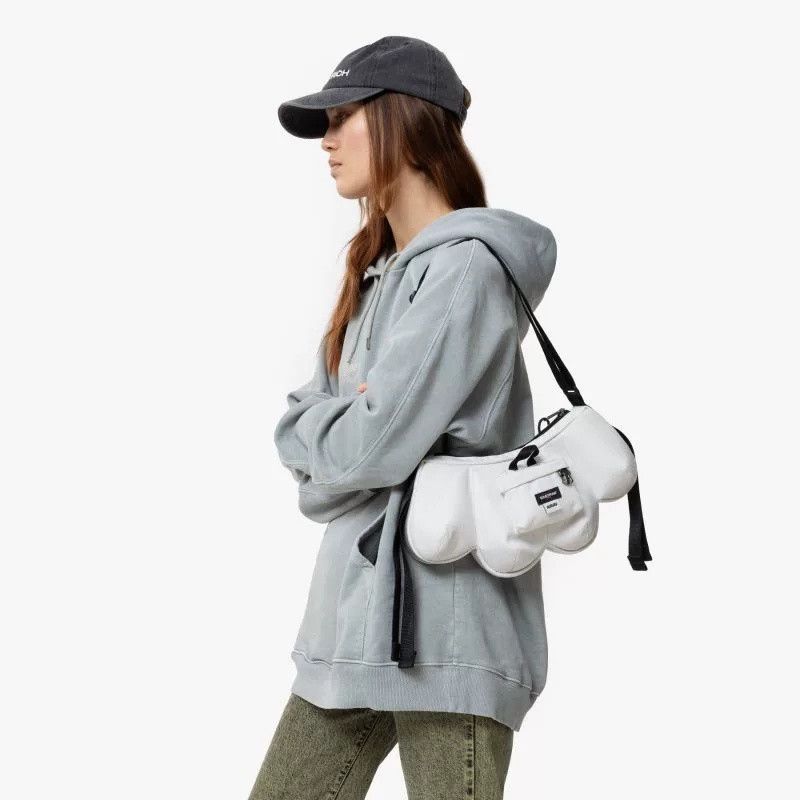 Avavav Eastpak Collaboration Hand Shoulder Bag in White, Women's — image 5 of 5