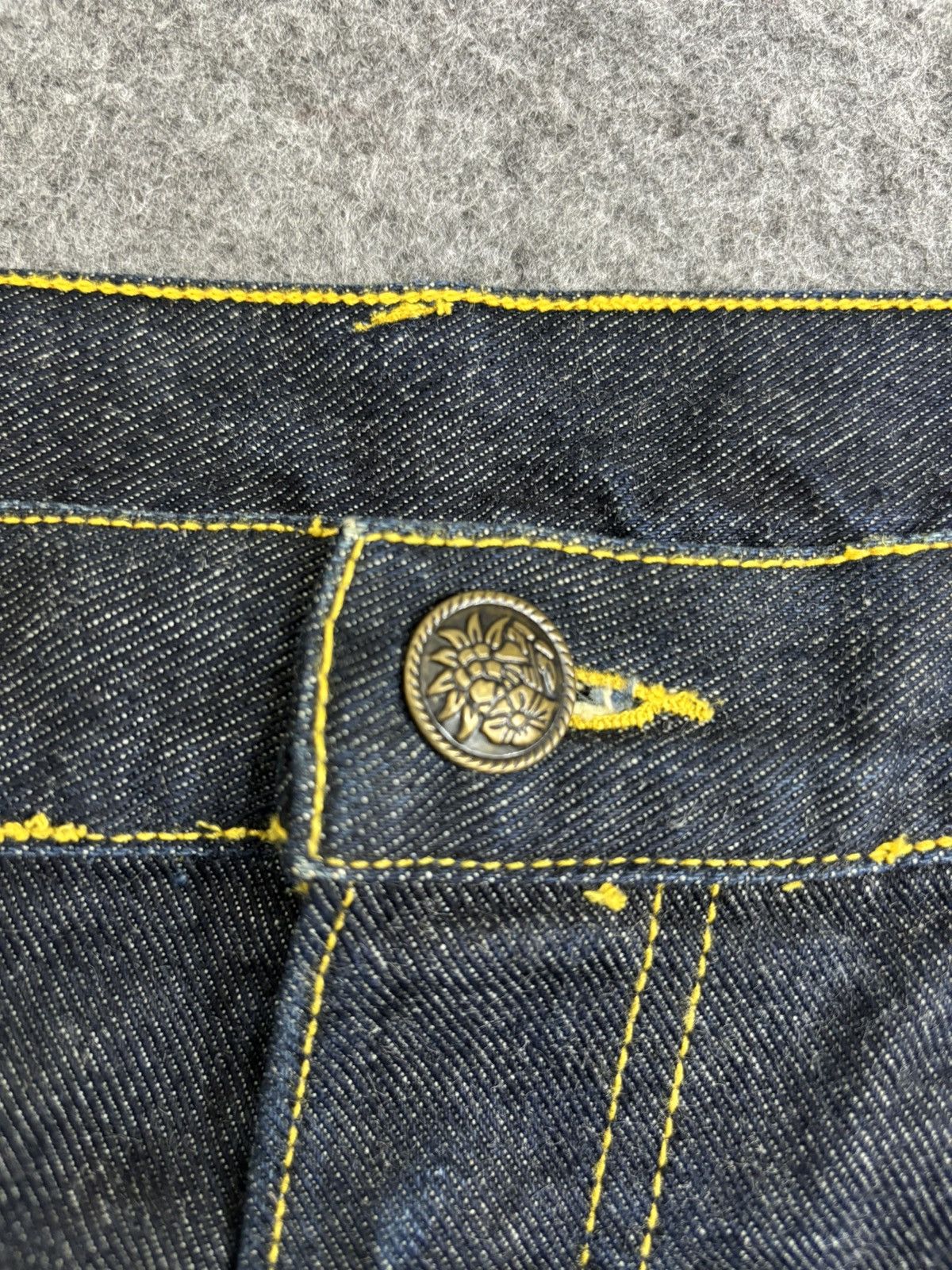 Japanese Brand 💥Baggy Embroidery💥Artisanal Japan Embroidery Denim F527 Size US 34 / EU 50 - 9 Thumbnail