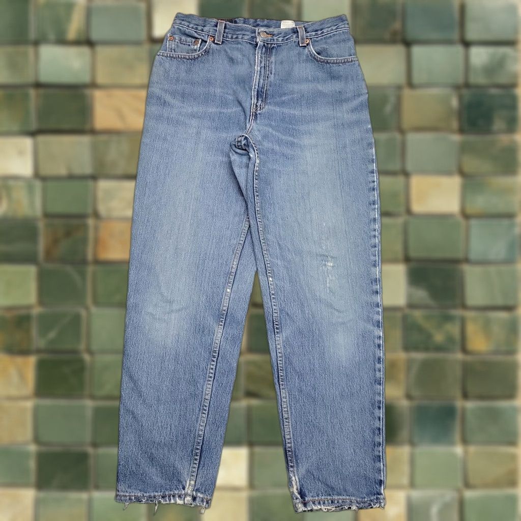 Levi's VINTAGE Levi's Jeans Womens 12 Blue Denim 550 Relaxed Fit Tapered Leg 90s Faded Size 34" / US 12 / IT 48 - 1 Thumbnail