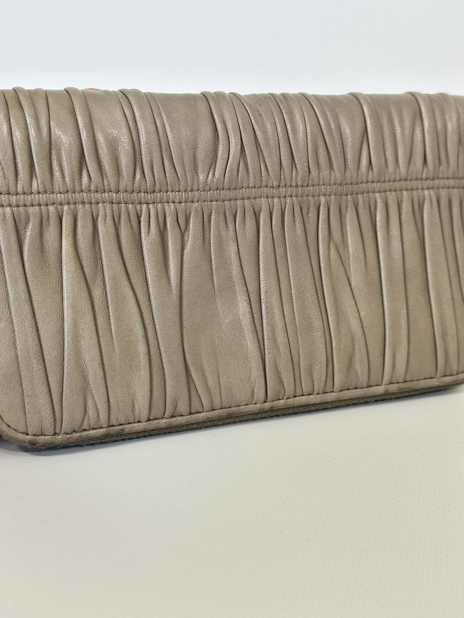 Prada Prada Long Wallet Nappa Gaufre Beige Leather Vintage Size ONE SIZE - 11 Thumbnail