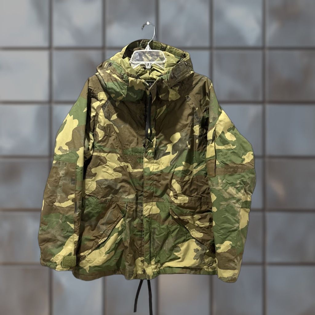 Vintage VINTAGE U.S. Military Parka Jacket CAMOUFLAGE Short Medium Damaged Men's NYLON Camo Parka Short Damaged Size US 31 - 1 Thumbnail