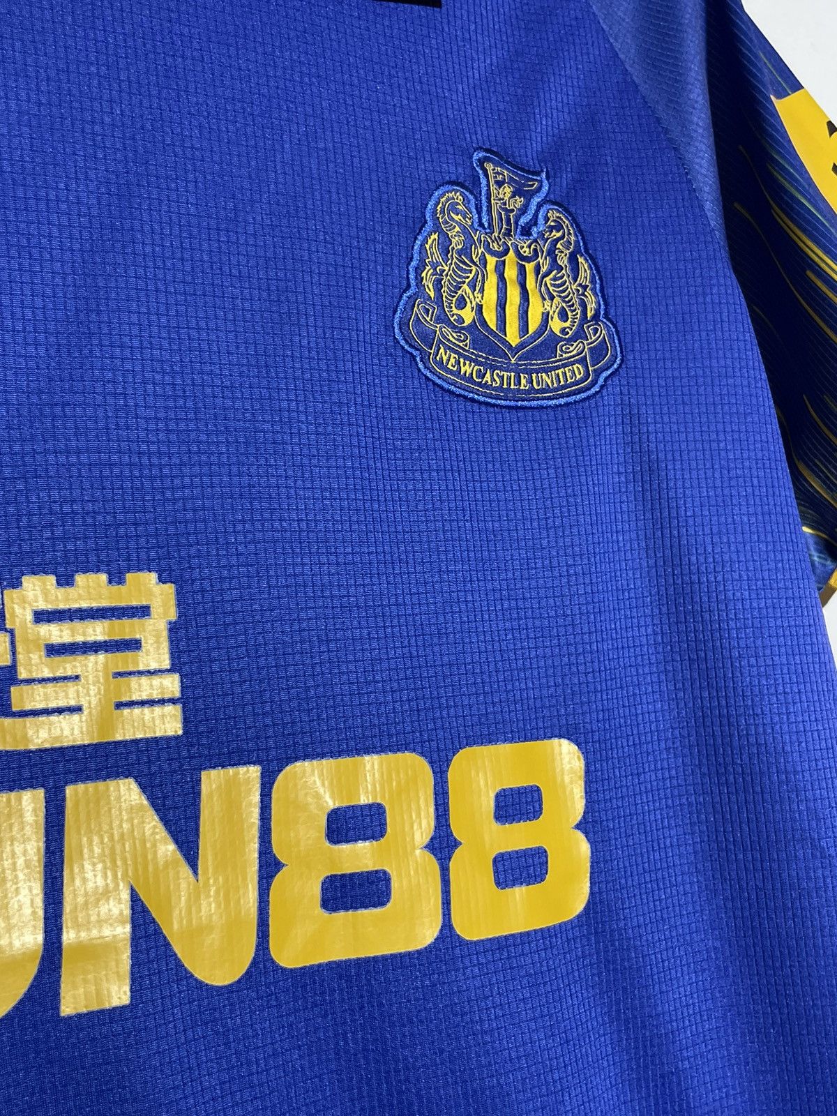 Castore NWT Newcastle United Castore 2022/23 Away Football Shirt Size US S / EU 44-46 / 1 - 7 Thumbnail