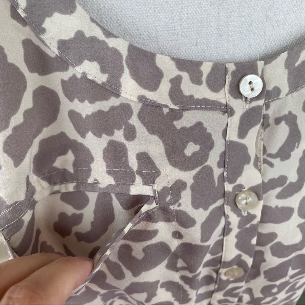 Loft Ann Taylor LOFT Animal Print Top Size S Size S / US 4 / IT 40 - 2 Thumbnail