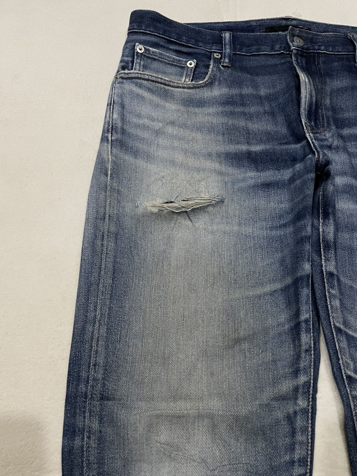 Uniqlo Vintage Uniqlo distressed faded dark blue jeans Size US 36 / EU 52 - 5 Thumbnail