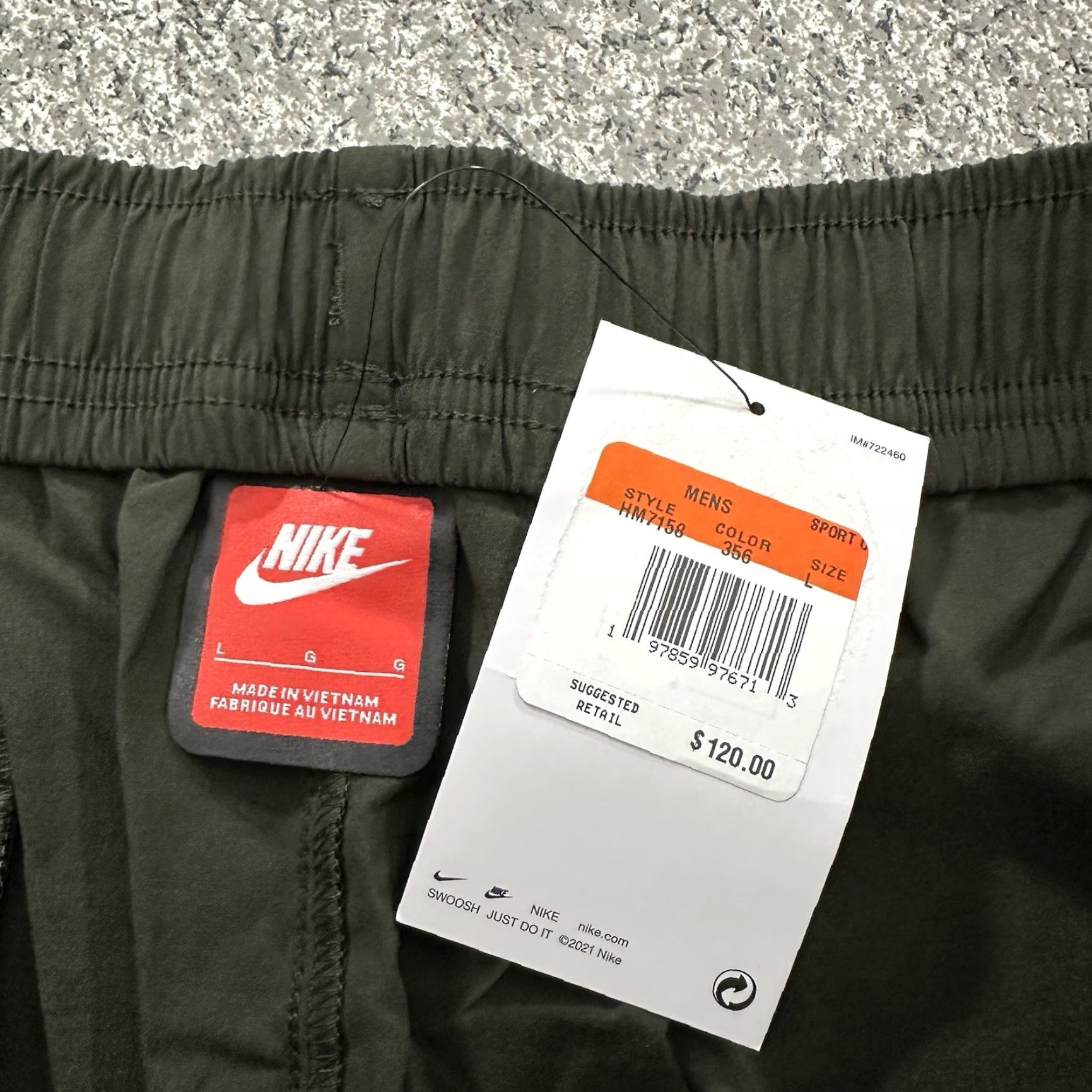 Nike VINTAGE Nike Tech Woven Oversized Pants Mens L Sequoia Green HM7158 356 Wide Leg Nylon Size US 33 - 4 Thumbnail