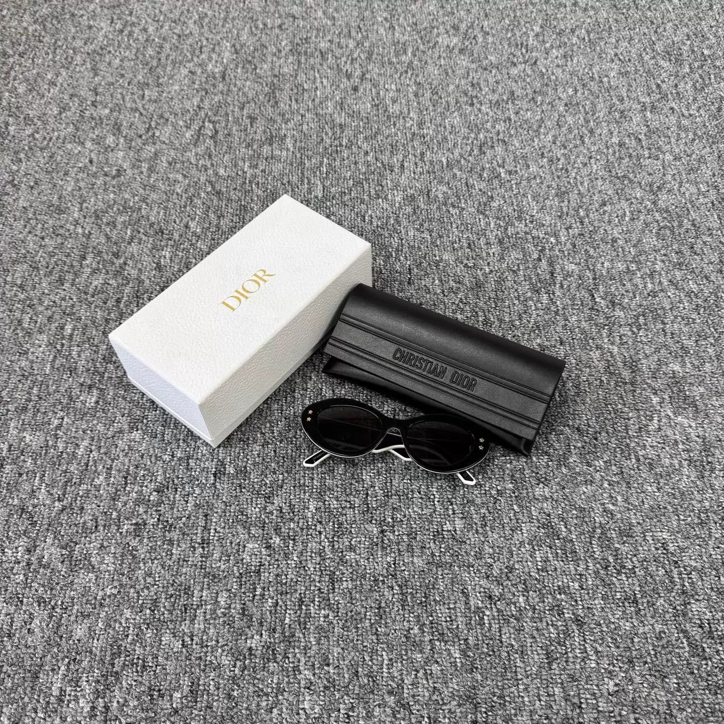 Dior Dior Cat-Eye Butterfly Sunglasses Logo Wide Temple Size ONE SIZE - 3 Thumbnail