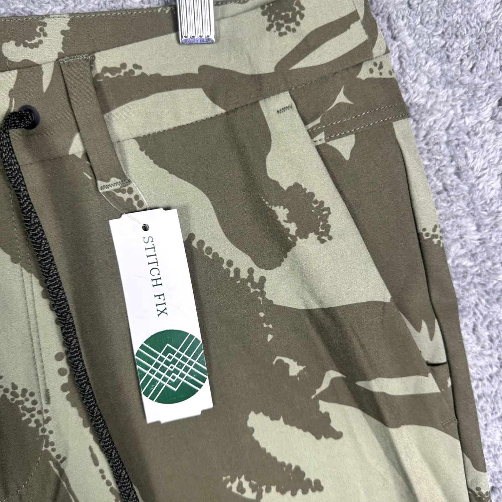 Roark Roark Shorts Mens 32x8 Explorer 2.0 Hybrid Camo Stretch Green Wicking Zip Pocket Size US 32 / EU 48 - 2 Thumbnail