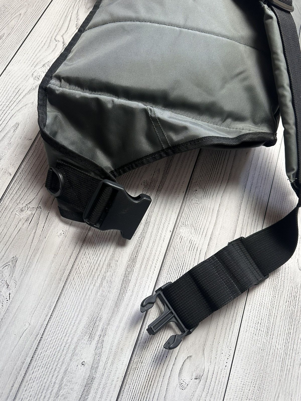 Gap × Vintage gap sling bag avant-garde multiple pocket rare Y2K Size ONE SIZE - 10 Thumbnail