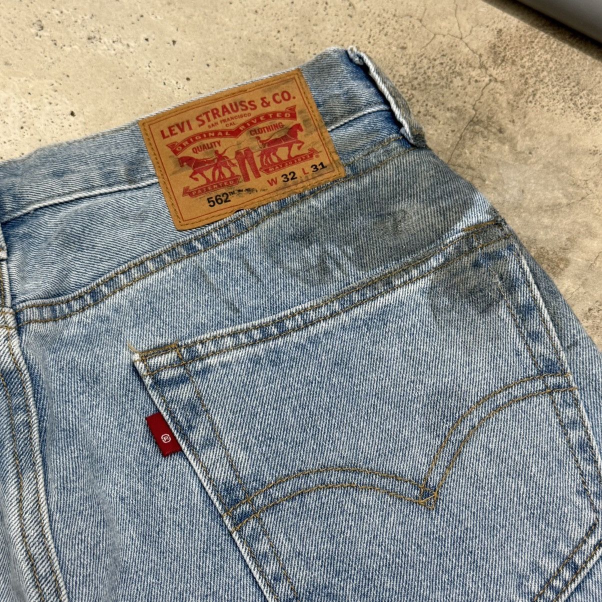 Levi's Levis 562 Lighwash Wide Tapered Denim Pants Size US 32 / EU 48 - 12 Thumbnail