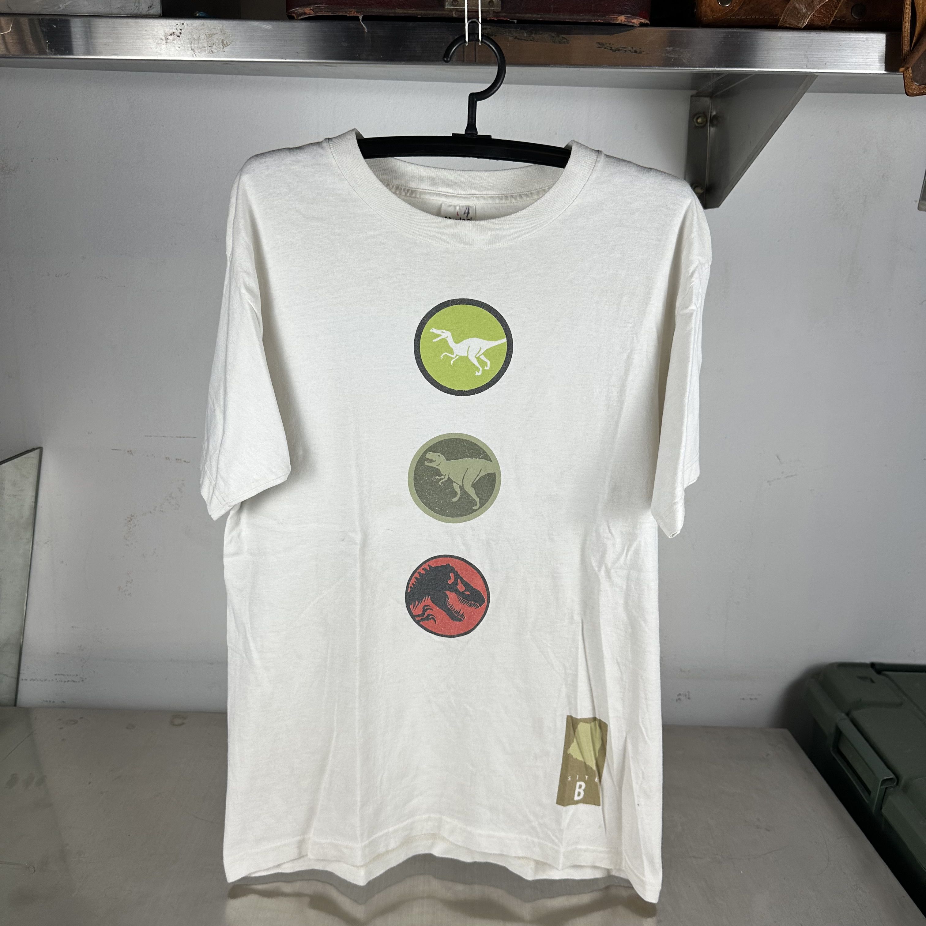 Vintage Vintage 1996 Jurassic Park The Lost World Site B T-Shirt Size US L / EU 52-54 / 3 - 1 Thumbnail