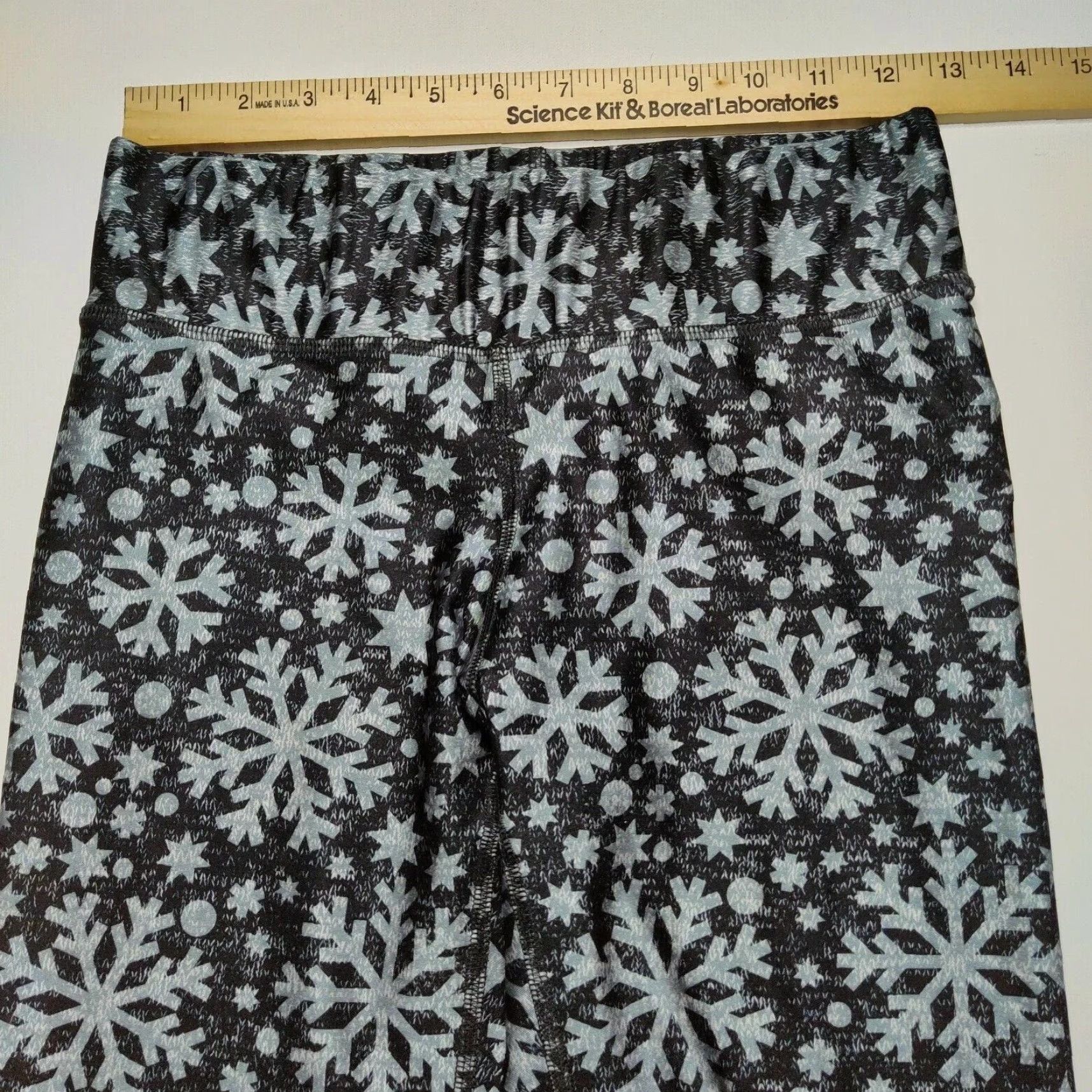 Terez TEREZ Snowflake Print Made In USA Tall Band Stretch Leggings Women Medium EUC Size 32" / US 10 / IT 46 - 6 Thumbnail