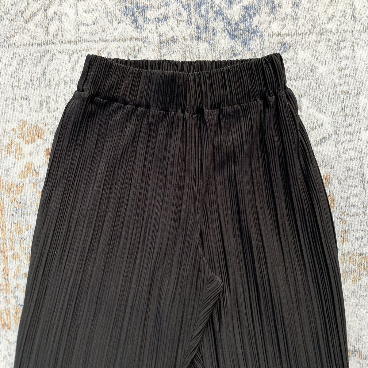 Japanese Brand Rare Japanese Brand Raf Issey Style Pleats Flared Pants Size US 32 / EU 48 - 2 Thumbnail