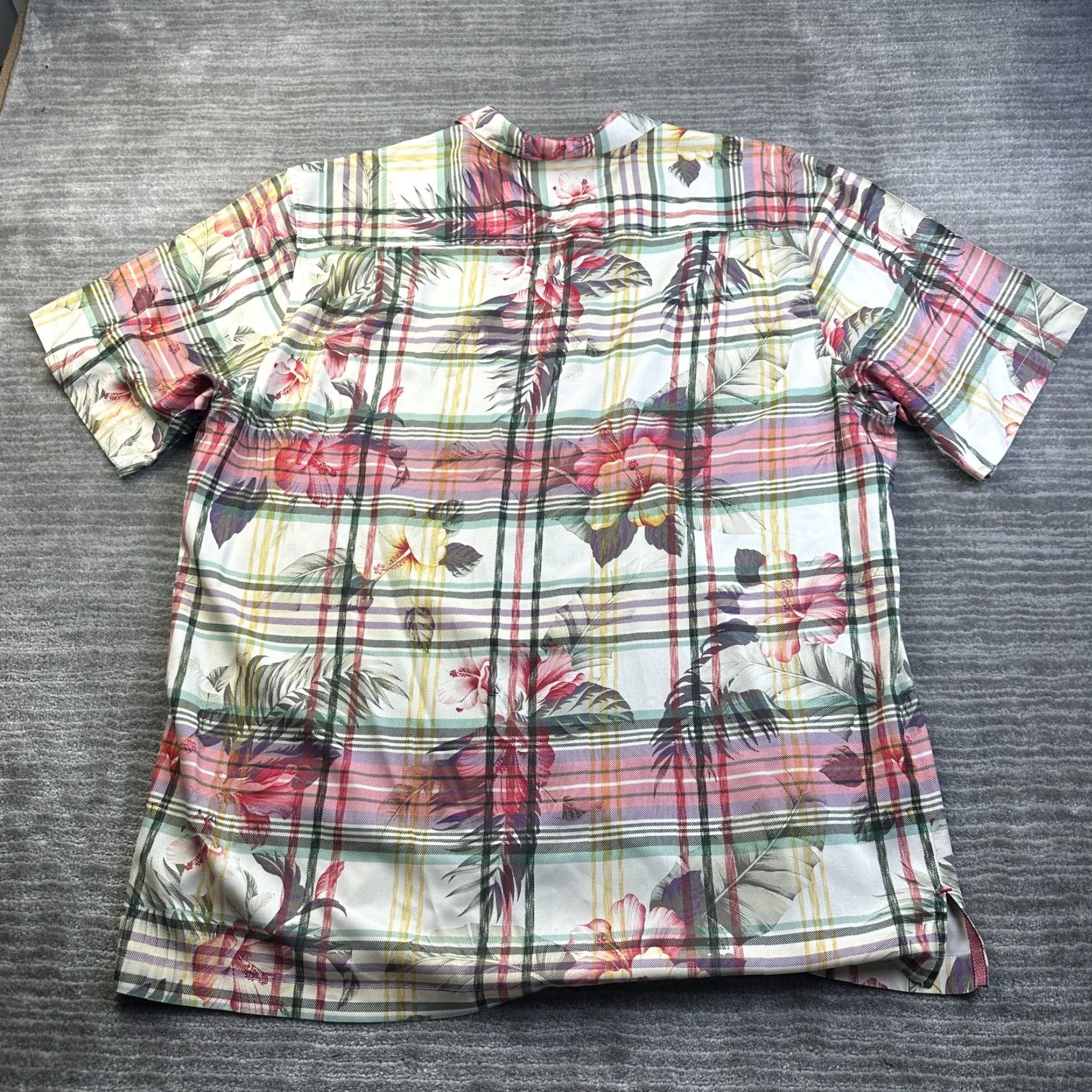 Tommy Bahama Tommy Bahama Shirt Mens XL Red Silk Floral Plaid Button-Up Short Sleeve Casual Beach Hawaiian Tropical Size US XL / EU 56 / 4 - 2 Thumbnail