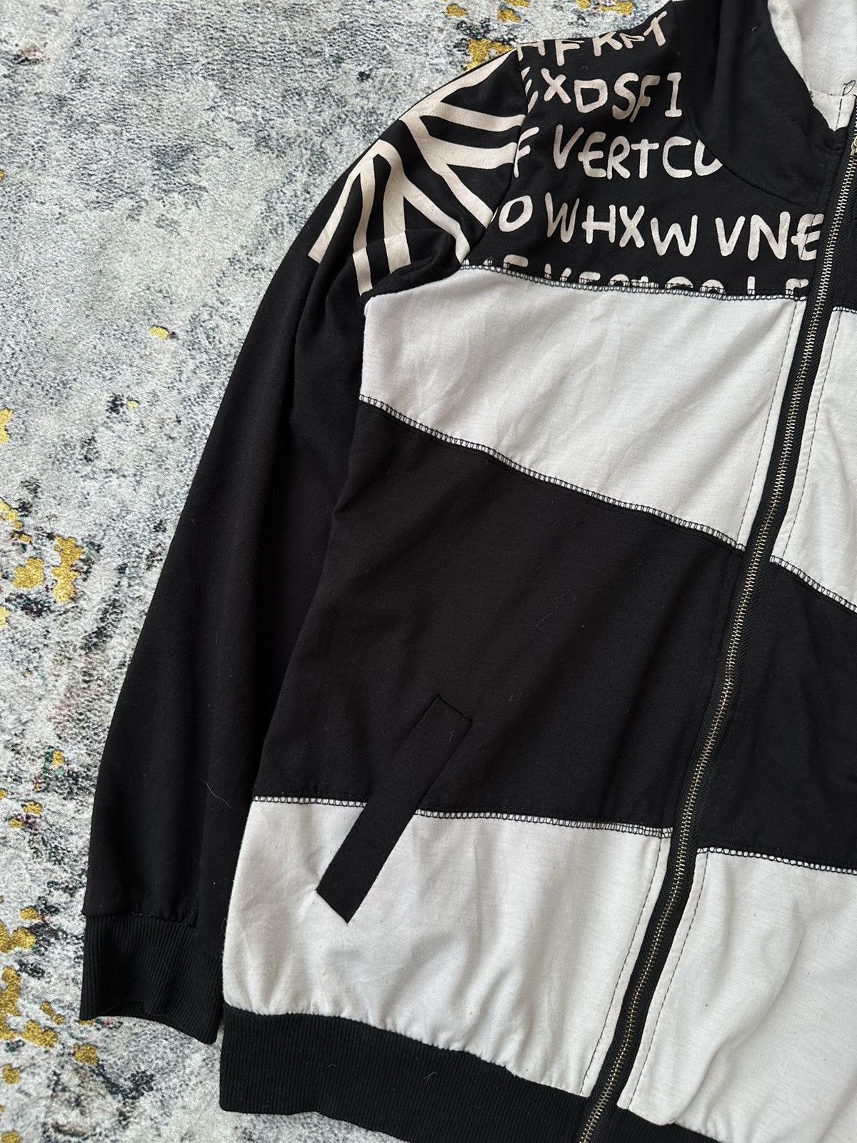 Tornado Mart BLACK WHITE ZIGZAG BRITISH POEM ZIPHOODIE PPFM LGB STYLE Size US M / EU 48-50 / 2 - 4 Thumbnail