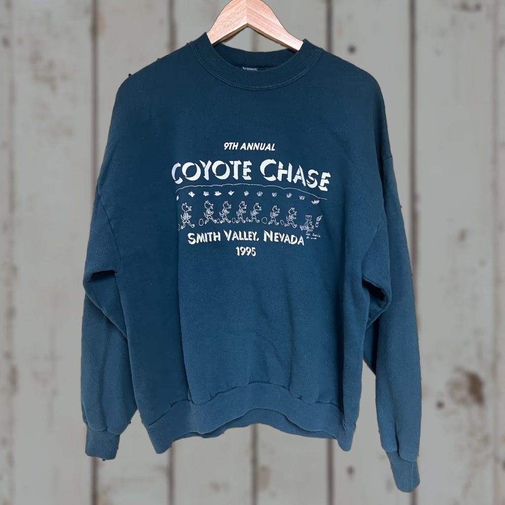Jerzees VINTAGE Smith Valley Nevada Coyote Chase Running Race Green sweatshirt XL Unisex Adults Crew Neck Cotton Blend Jerzees Solid 80s 90s Mens Womens Size US XL / EU 56 / 4 - 1 Thumbnail