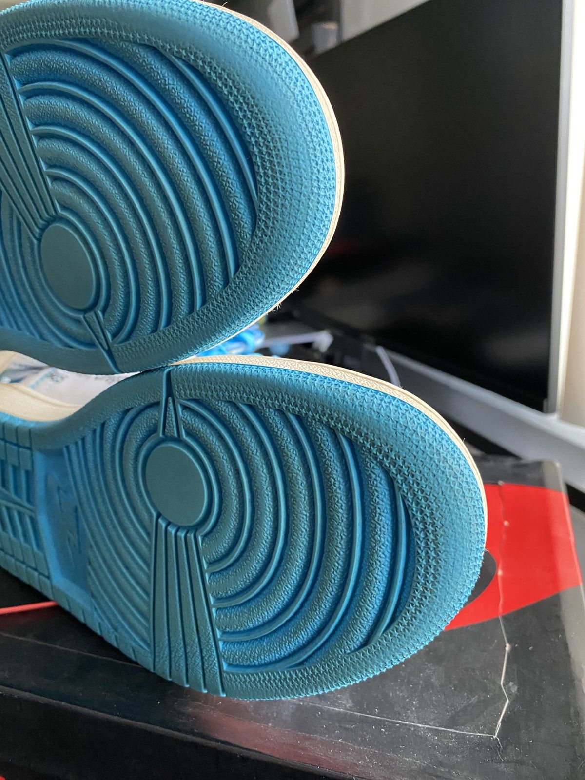 Nike × Off-White Off-White x Air Jordan 1 High UNC size 11 used Size US 11 / EU 44 - 8 Thumbnail