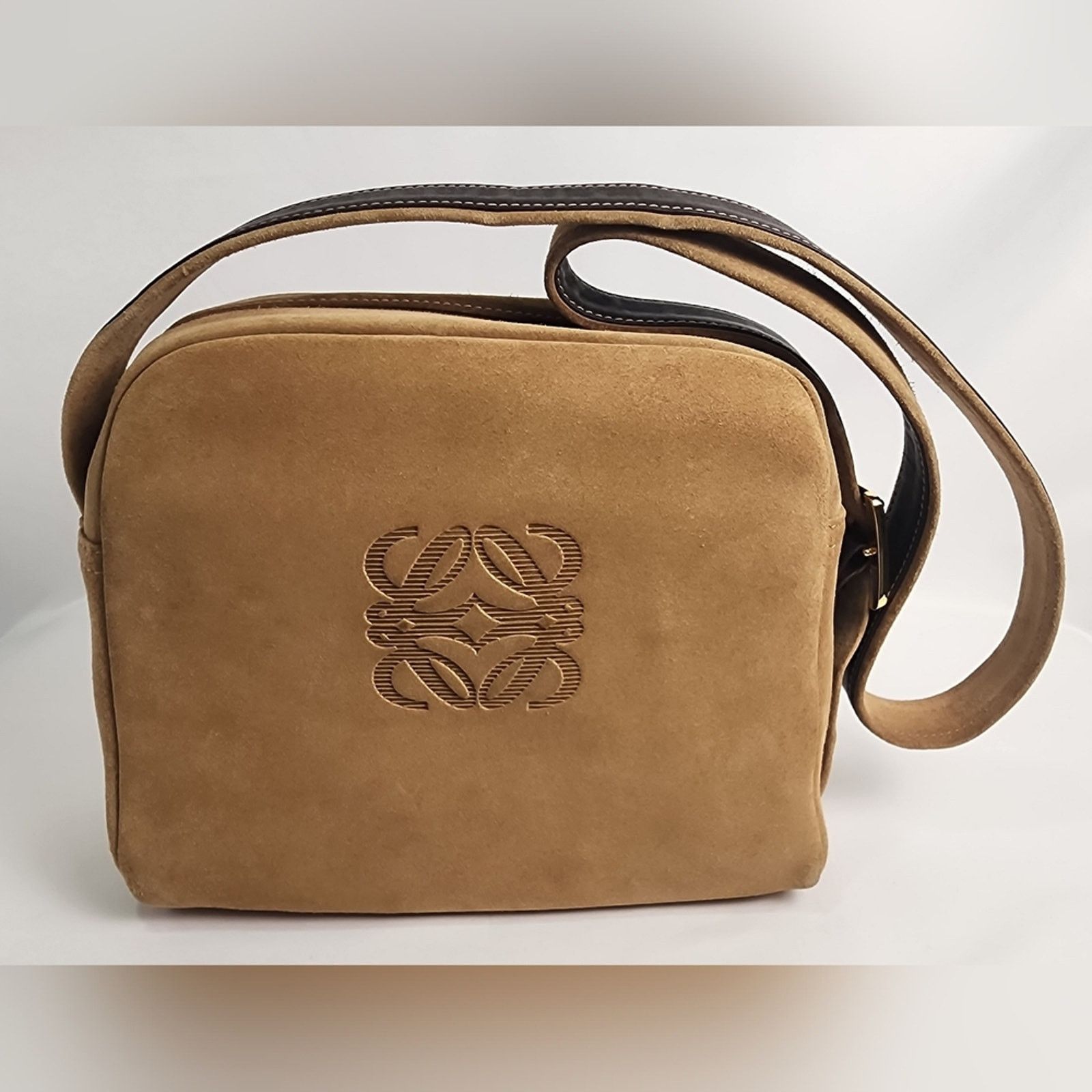 Loewe Loewe Anagram Tan Suede Shoulder Bag w/ dust bag Size ONE SIZE - 14 Thumbnail