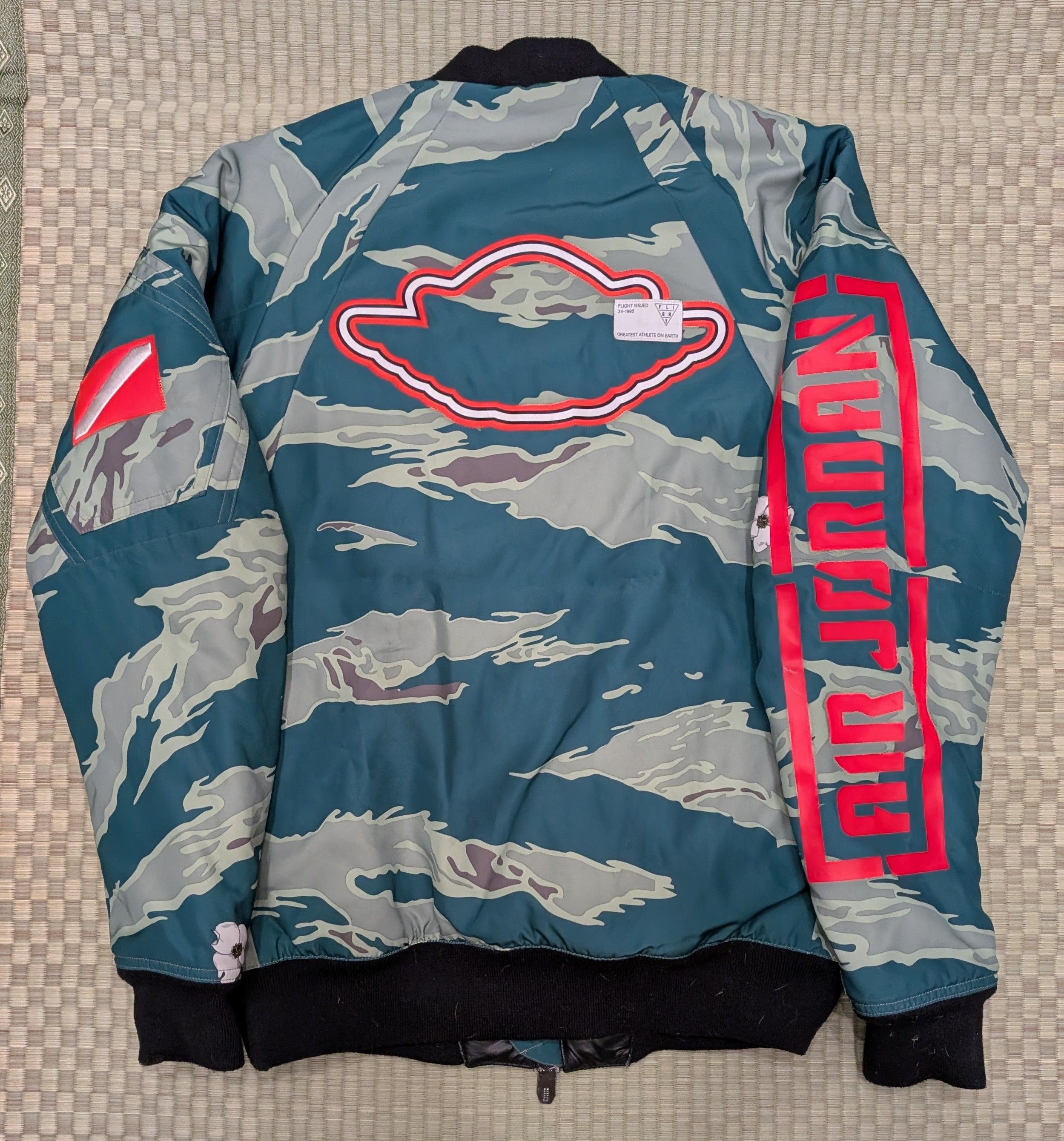 Nike Nike Air Jordan City of Flight Bomber Jacket Camo AT9005 010 Size US XS / EU 42 / 0 - 2 Thumbnail