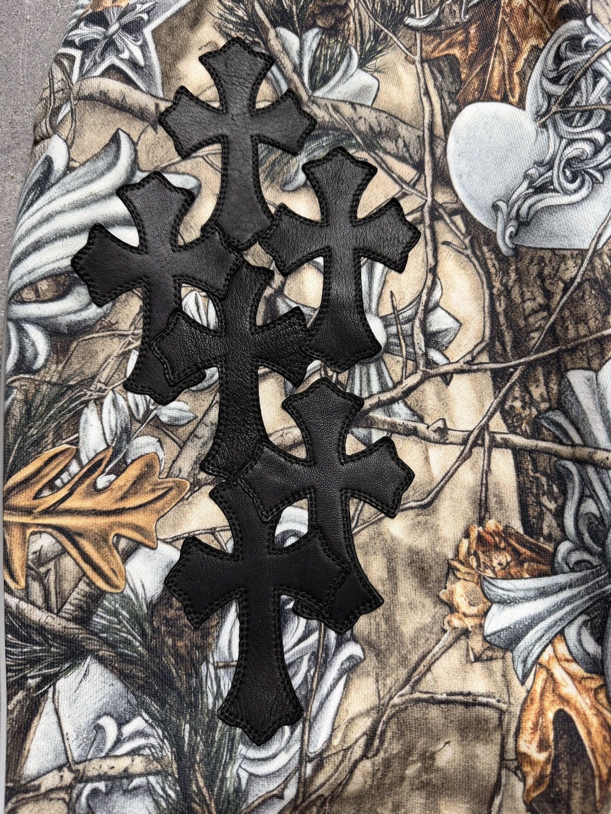 Chrome Hearts × NOCTA × Nike Chrome Hearts x Nike Nocta Cross Patch Camo Sweatpants Size US 34 / EU 50 - 3 Thumbnail