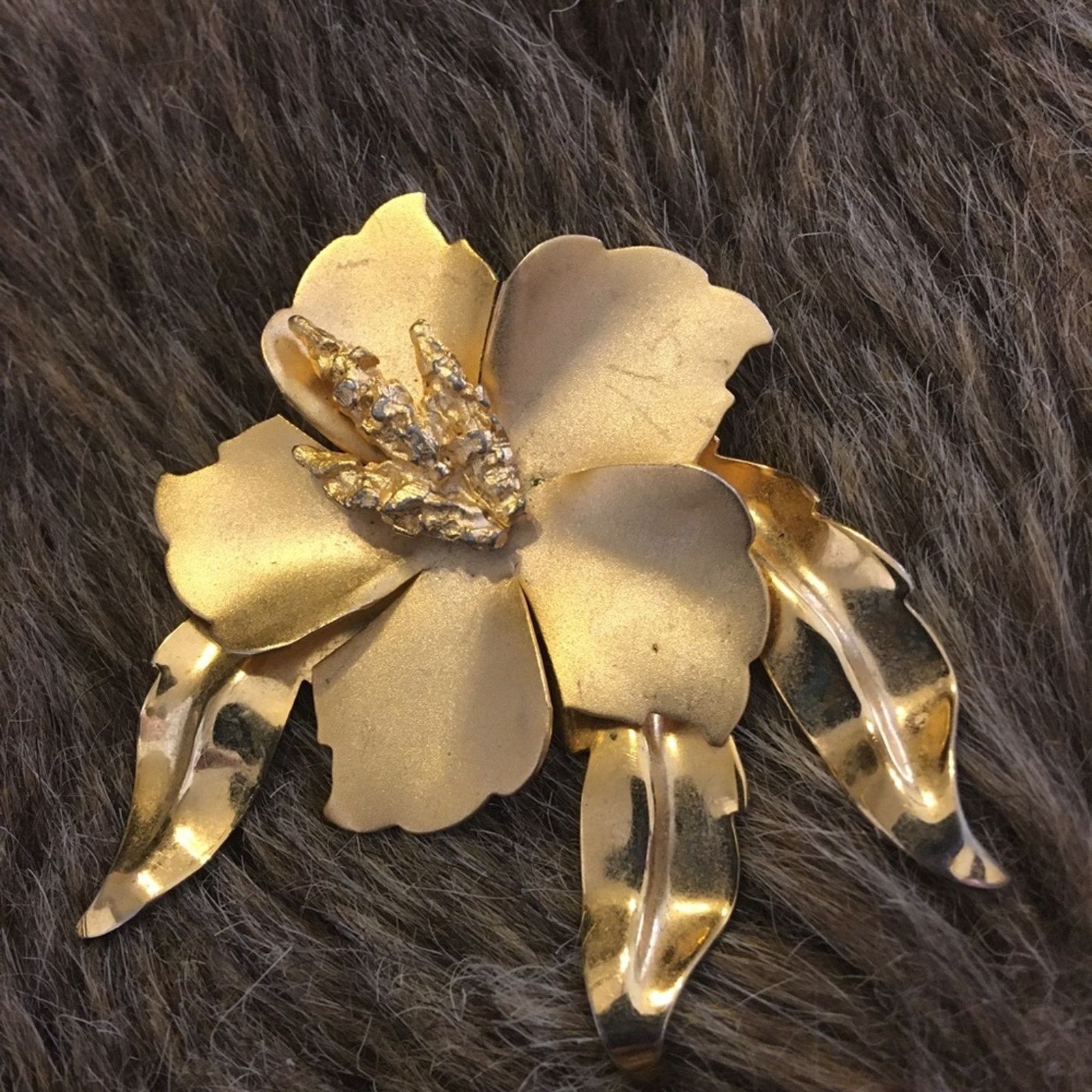 Vintage Vintage 80s gold tone flower brooch Size ONE SIZE - 2 Thumbnail