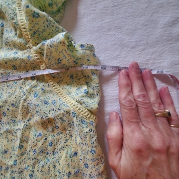 Lucky Brand Lucky Brand Yellow Blue Floral Smock Short Sleeve Sz. M Top Size M / US 6-8 / IT 42-44 - 8 Thumbnail