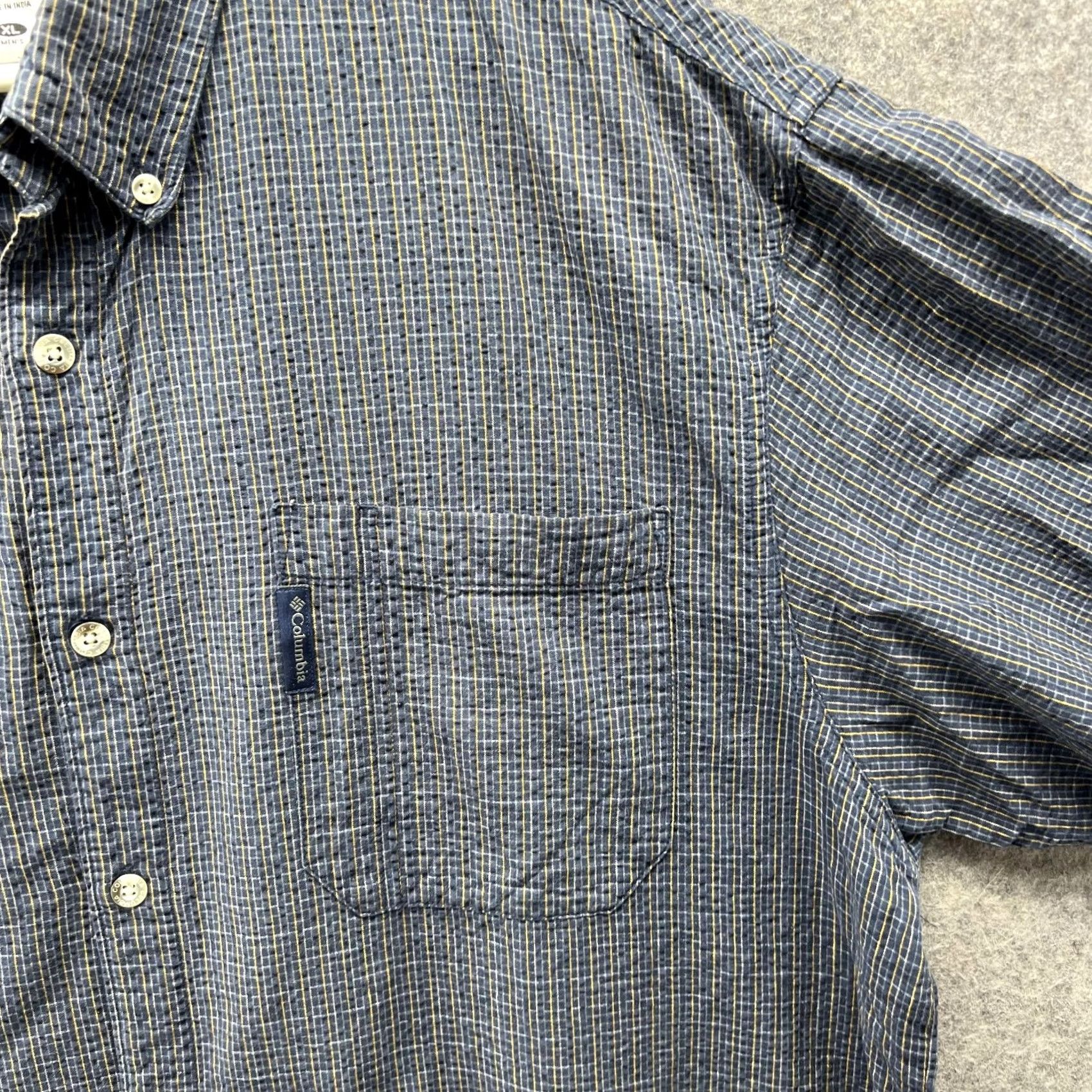 Vintage VINTAGE Columbia Shirt Mens XL Gray Casual Button-Down Seersucker Sportswear Size US XL / EU 56 / 4 - 5 Thumbnail