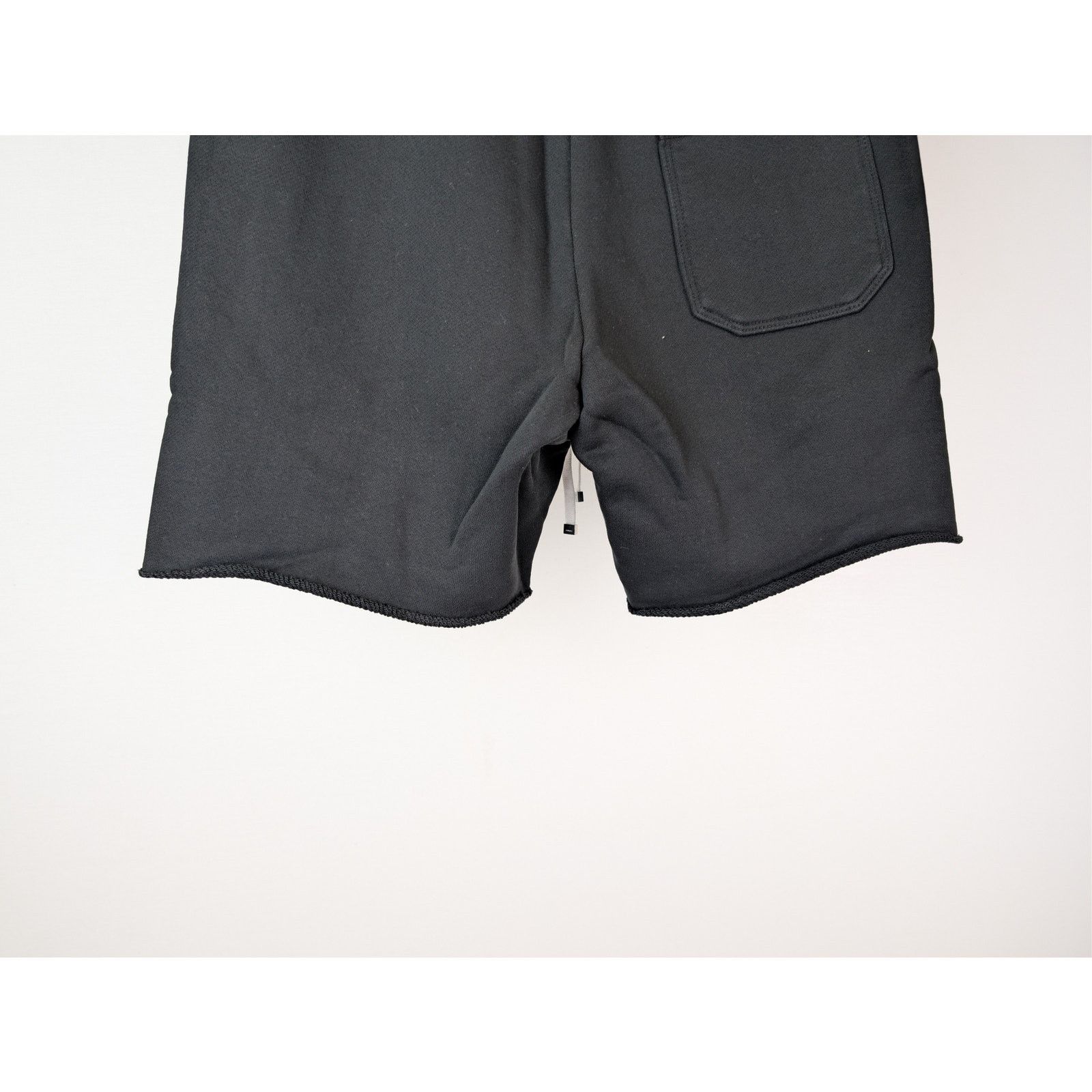 Amiri o1rshd1 Dubai Exclusive Sweatshort in Black Size US 30 / EU 46 - 14 Thumbnail