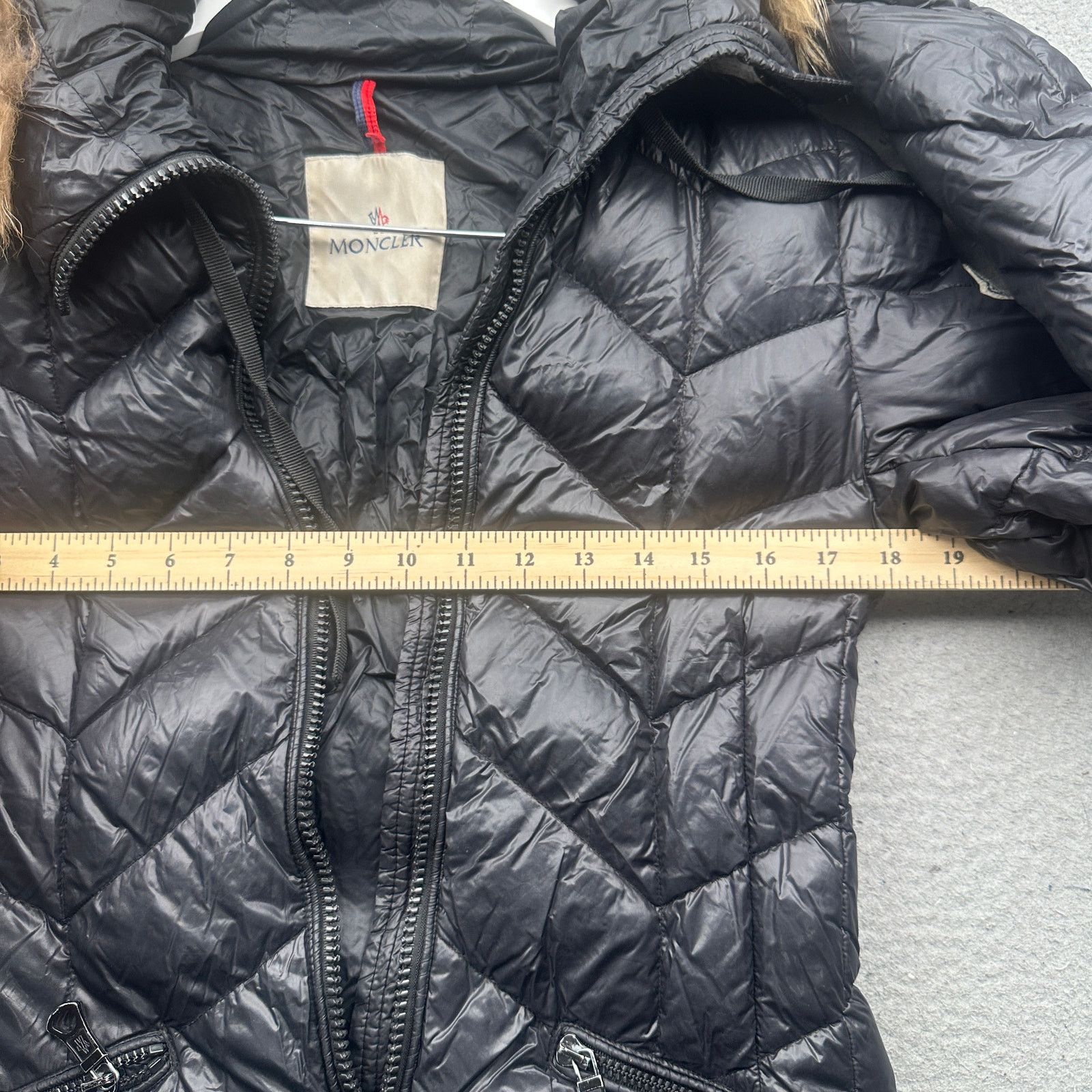 Moncler Moncler Goose Down Puffer Coat Small Asiatic Racoon Real Fur Size S / US 4 / IT 40 - 3 Thumbnail