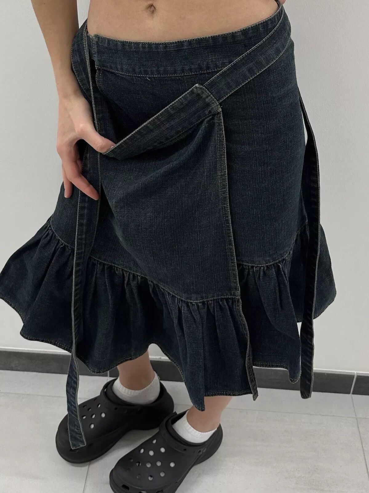 Baum und Pferdgarten Baum Und Pferdgarten Skirt Women Y2K Wrap Denim Ruffle Knee Size 26" / US 2 / IT 38 - 10 Thumbnail