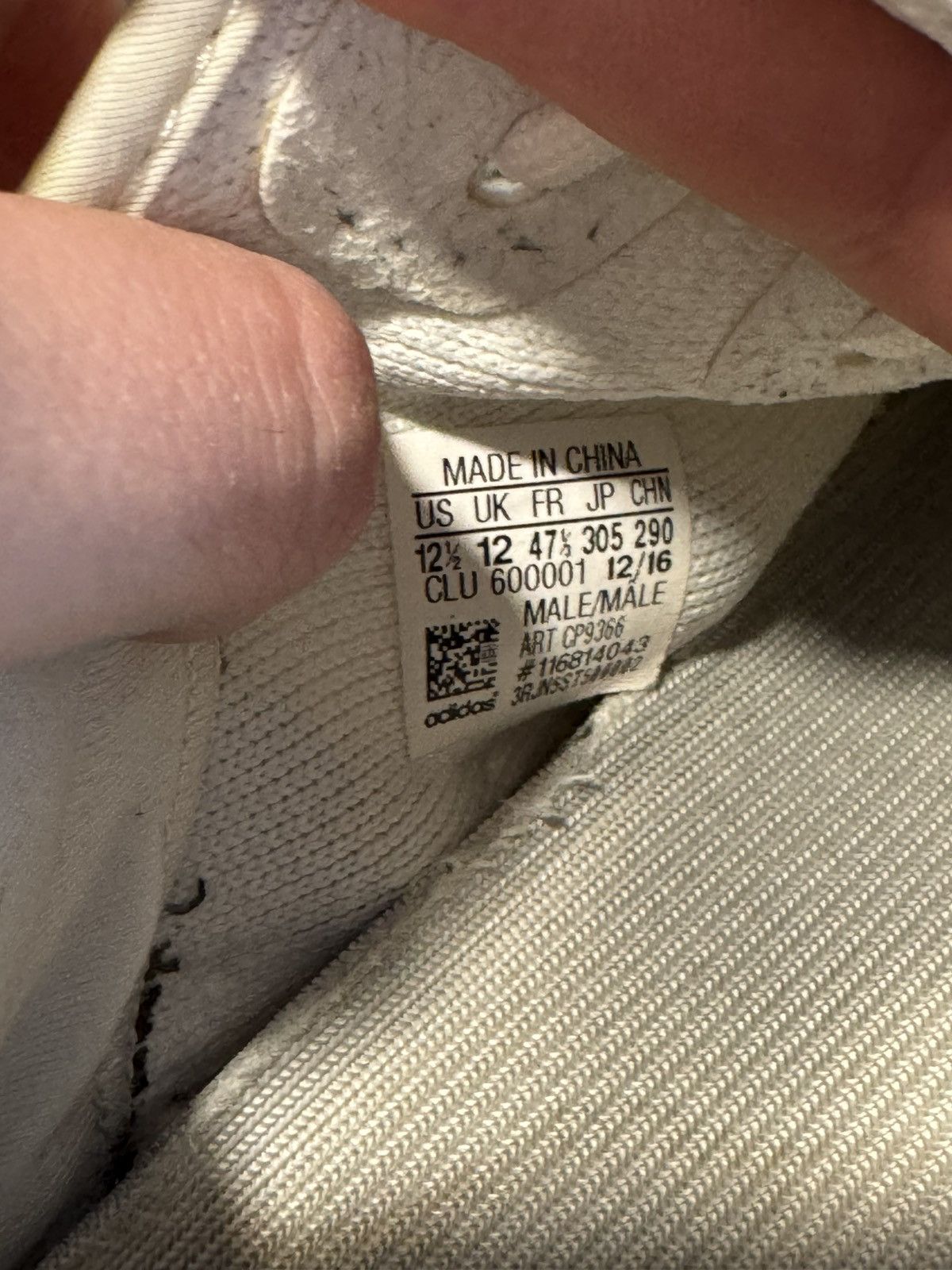 Adidas Yeezy Boost 350 V2 'Cream White / Triple White Size US 12.5 / EU 45-46 - 5 Thumbnail