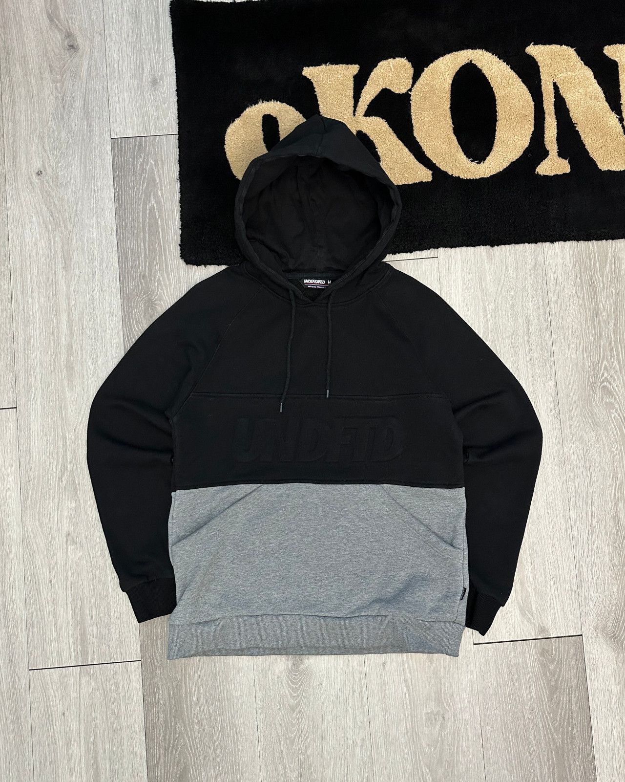 Undefeated Undefeated Out Runner Black/Gray Two-Tone Hoodie - Medium Size US M / EU 48-50 / 2 - 1 Thumbnail