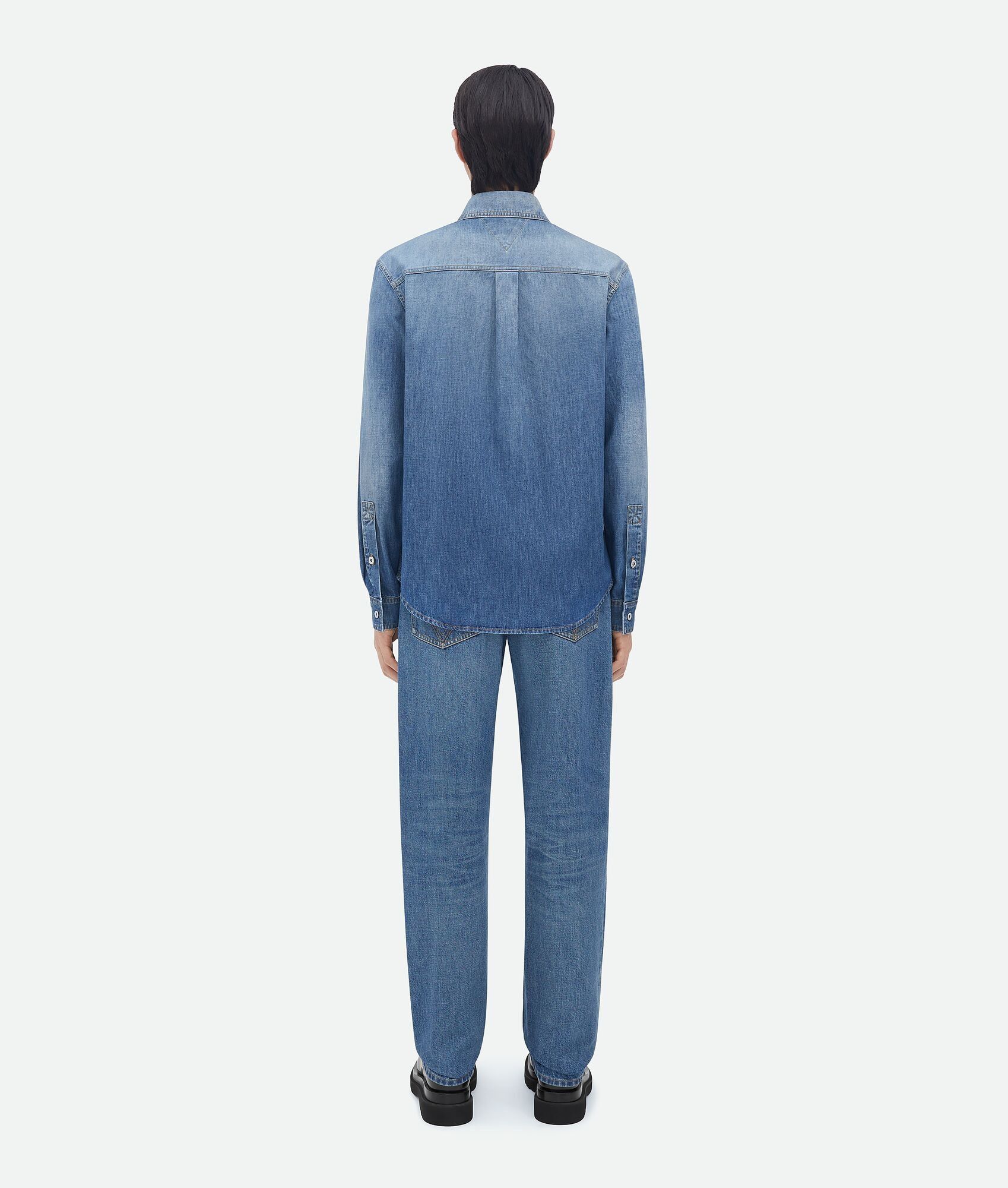 Bottega Veneta o1w1db10525 Light Washed Denim Shirt in Blue Size US L / EU 52-54 / 3 - 3 Thumbnail