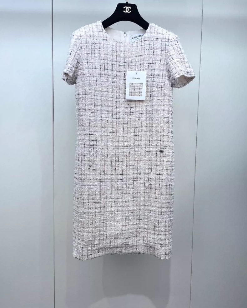 Chanel Chanel Tweed knitted dress 2504-Nextarrow Size XS / US 0-2 / IT 36-38 - 1 Thumbnail