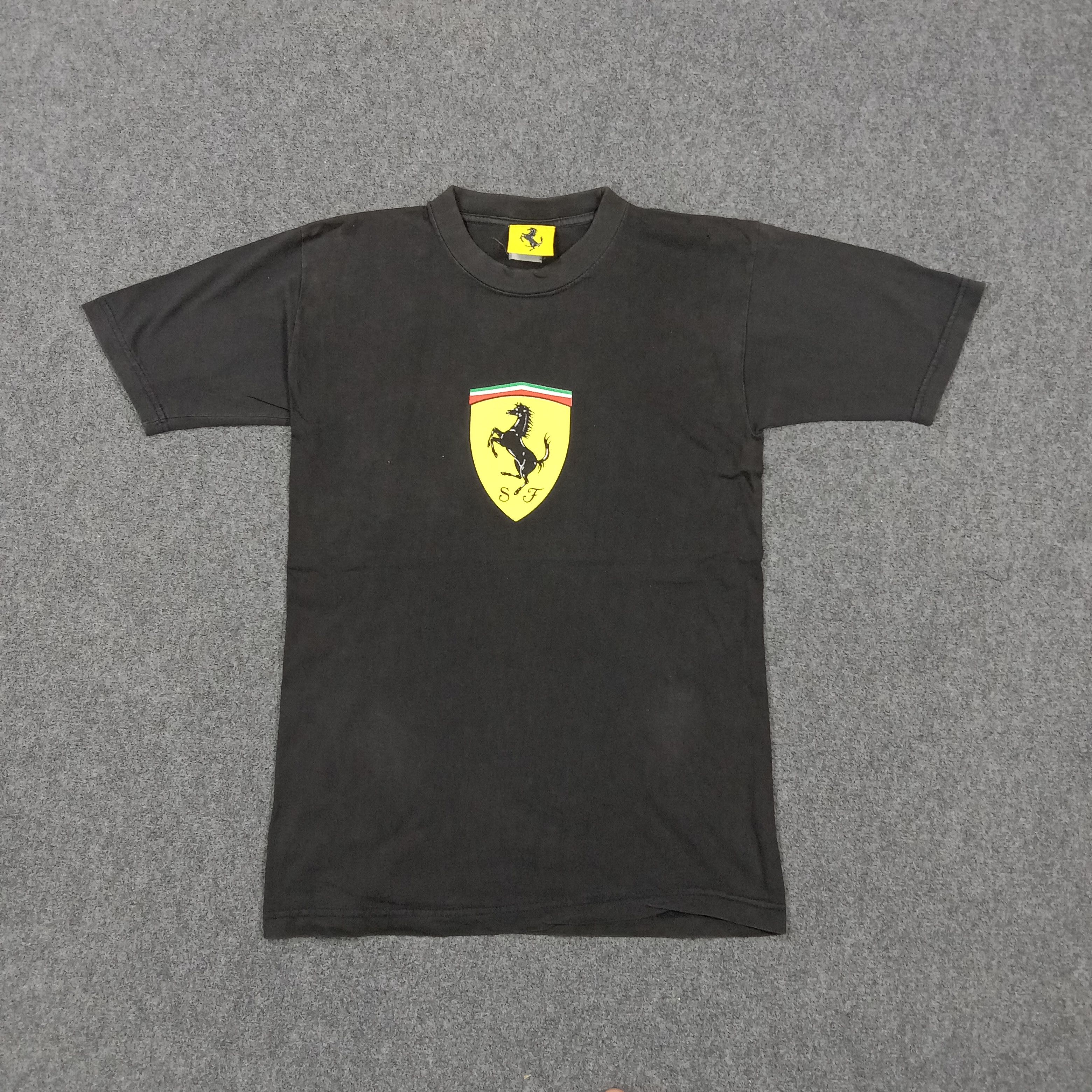 Ferrari Ferrari Sports Logo Tshirt C276N16 Size US S / EU 44-46 / 1 - 1 Thumbnail