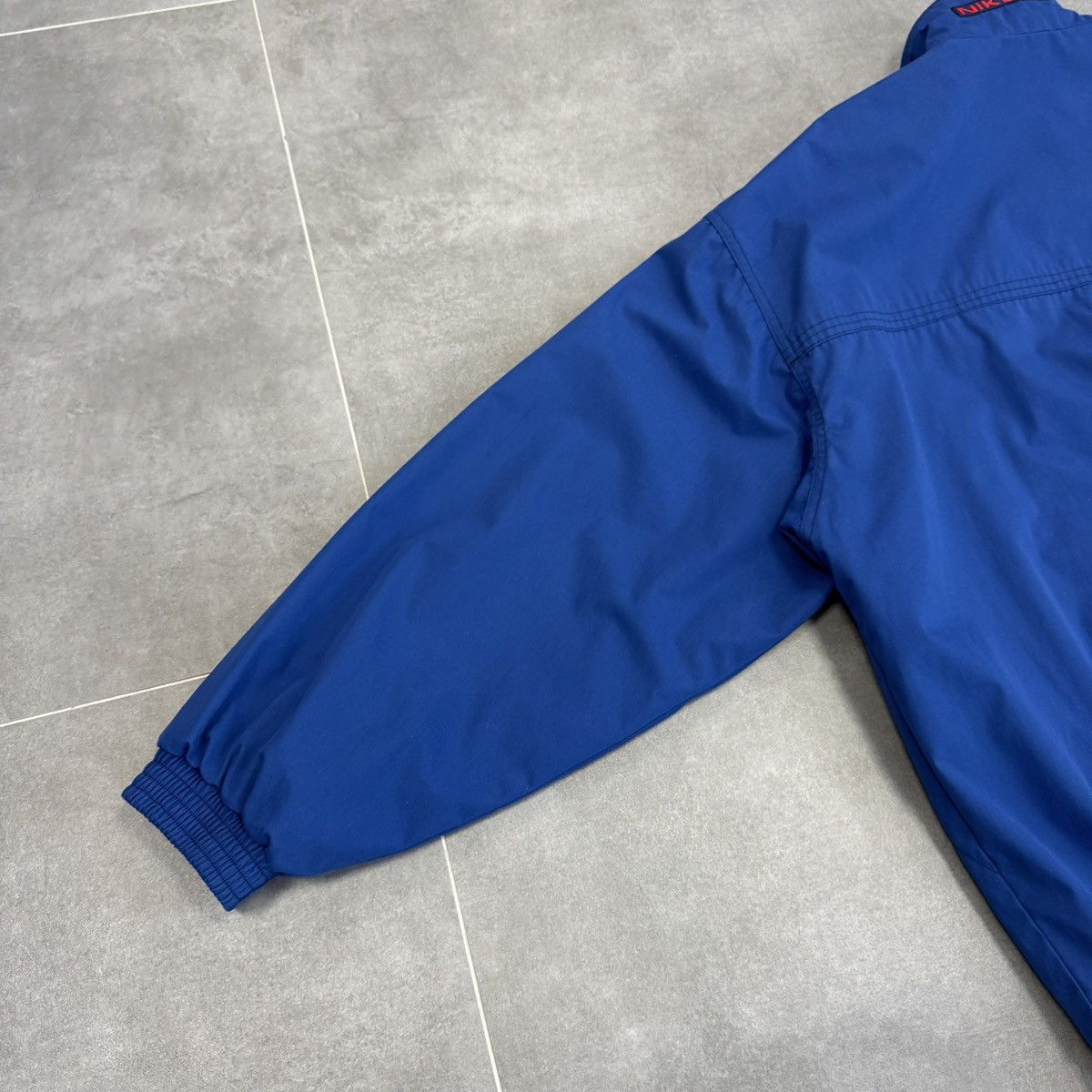 Nike Vintage Nike Embroidered Logo Bomber Jacket Blue Men Size L Size US L / EU 52-54 / 3 - 18 Thumbnail