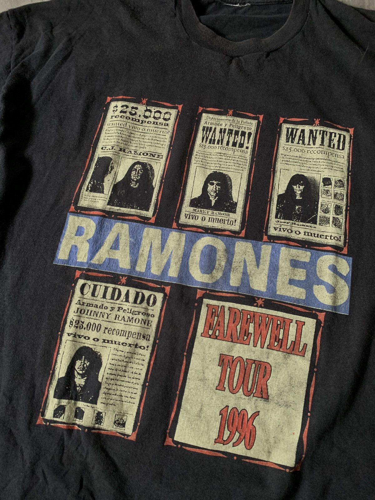 Band Tees Vintage Ramones European Tour 1996 T-shirt Size US M / EU 48-50 / 2 - 3 Thumbnail