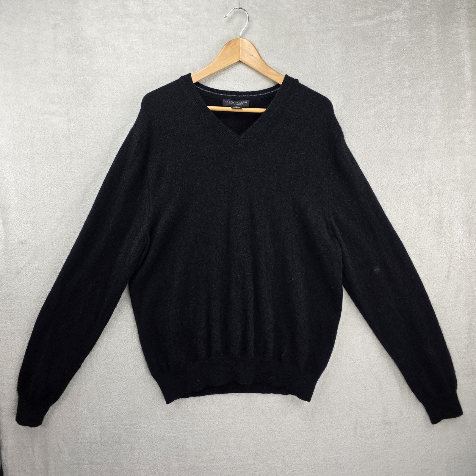 Bloomingdale's The Men's Store Bloomingdale's V-neck Sweater XL Cashmere Size US XL / EU 56 / 4 - 2 Thumbnail