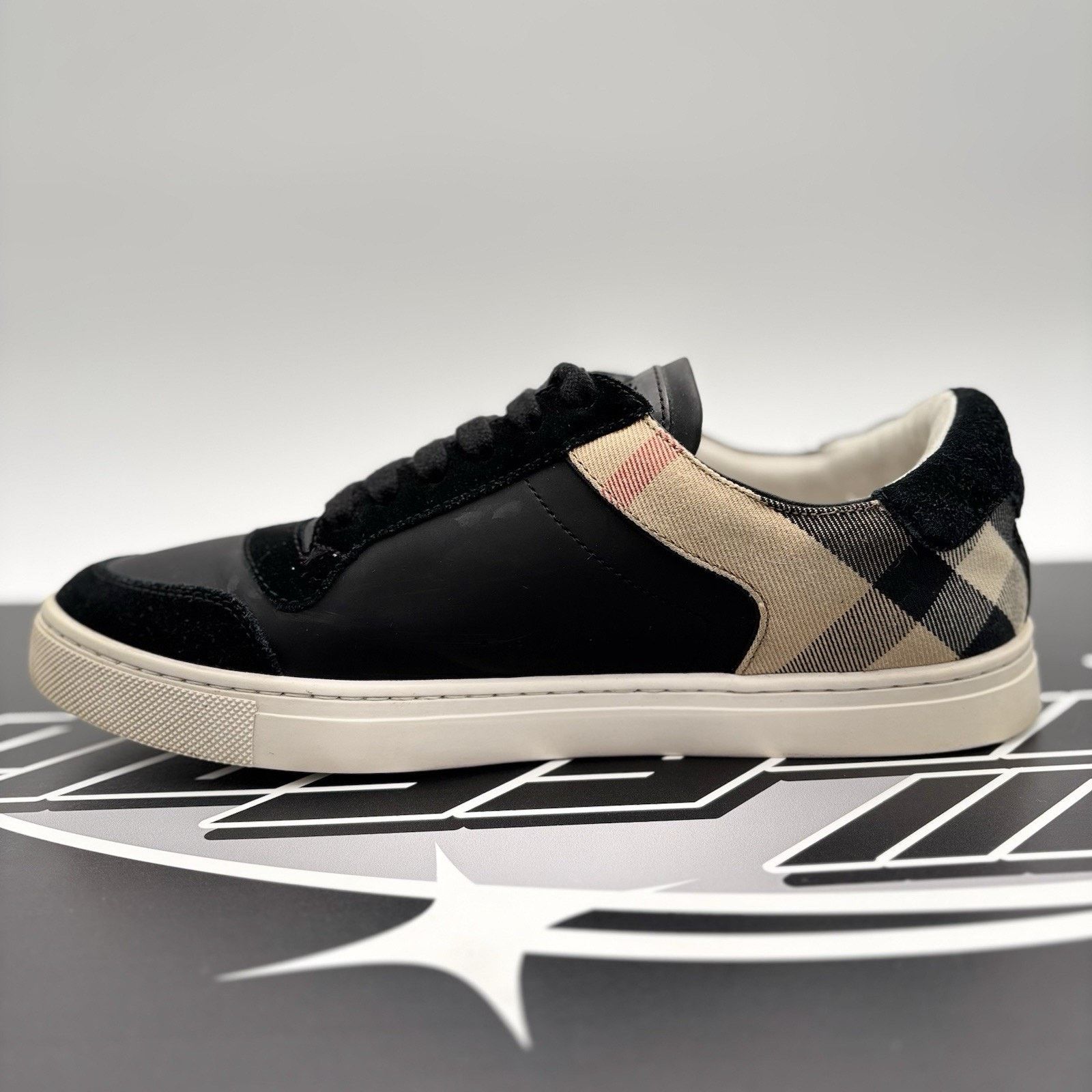 Burberry Burberry House Check ' Black Archive Beige White ' | GREAT! Size US 9 / EU 42 - 4 Thumbnail