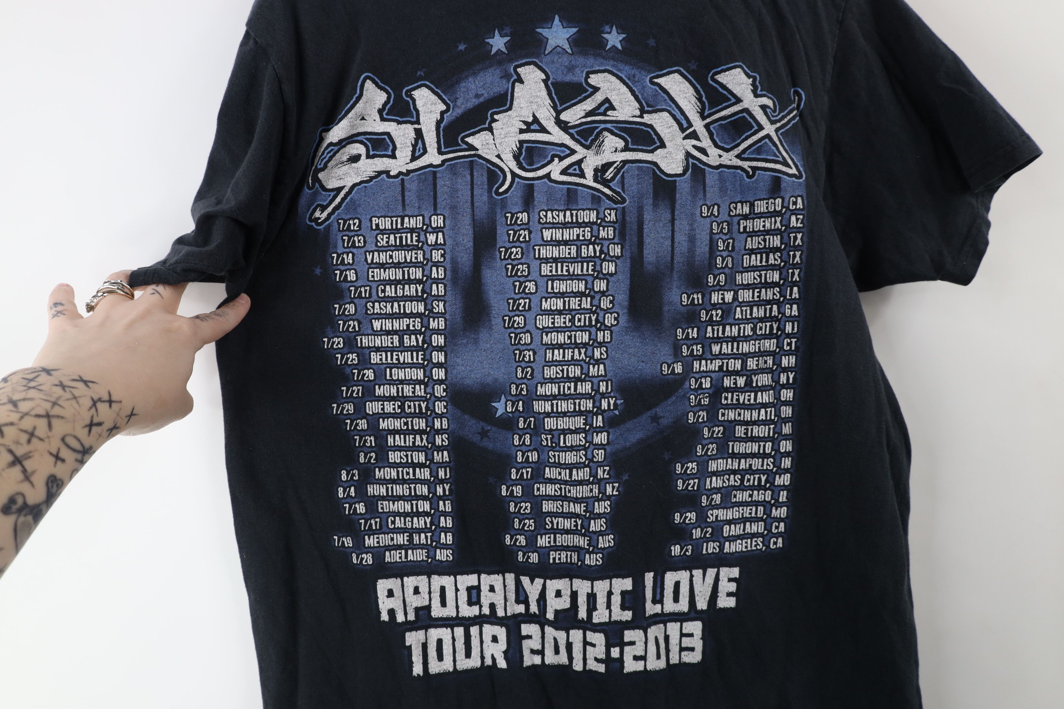 Vintage Vintage Y2K Apocalyptic Love Tour Slash Band T-Shirt Size US M / EU 48-50 / 2 - 11 Thumbnail