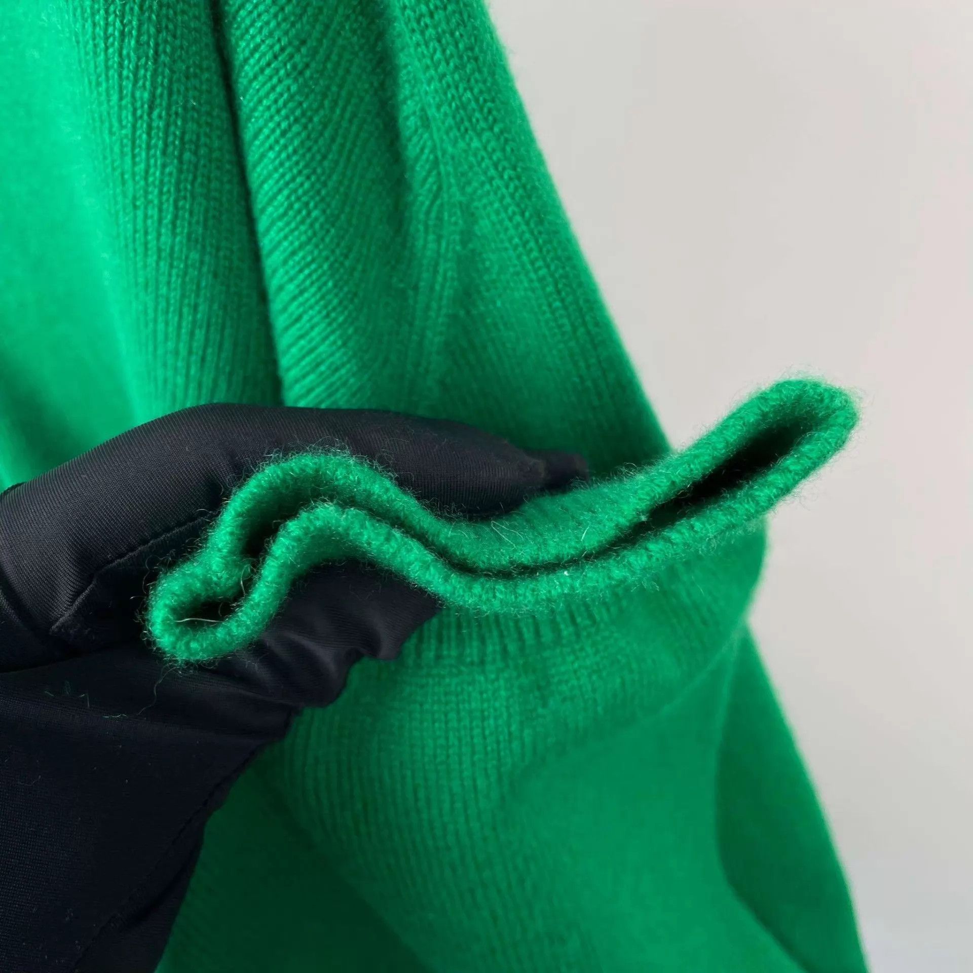 Balenciaga Balenciaga Women's Green Sweater Size 36 Size XS / US 0-2 / IT 36-38 - 7 Thumbnail