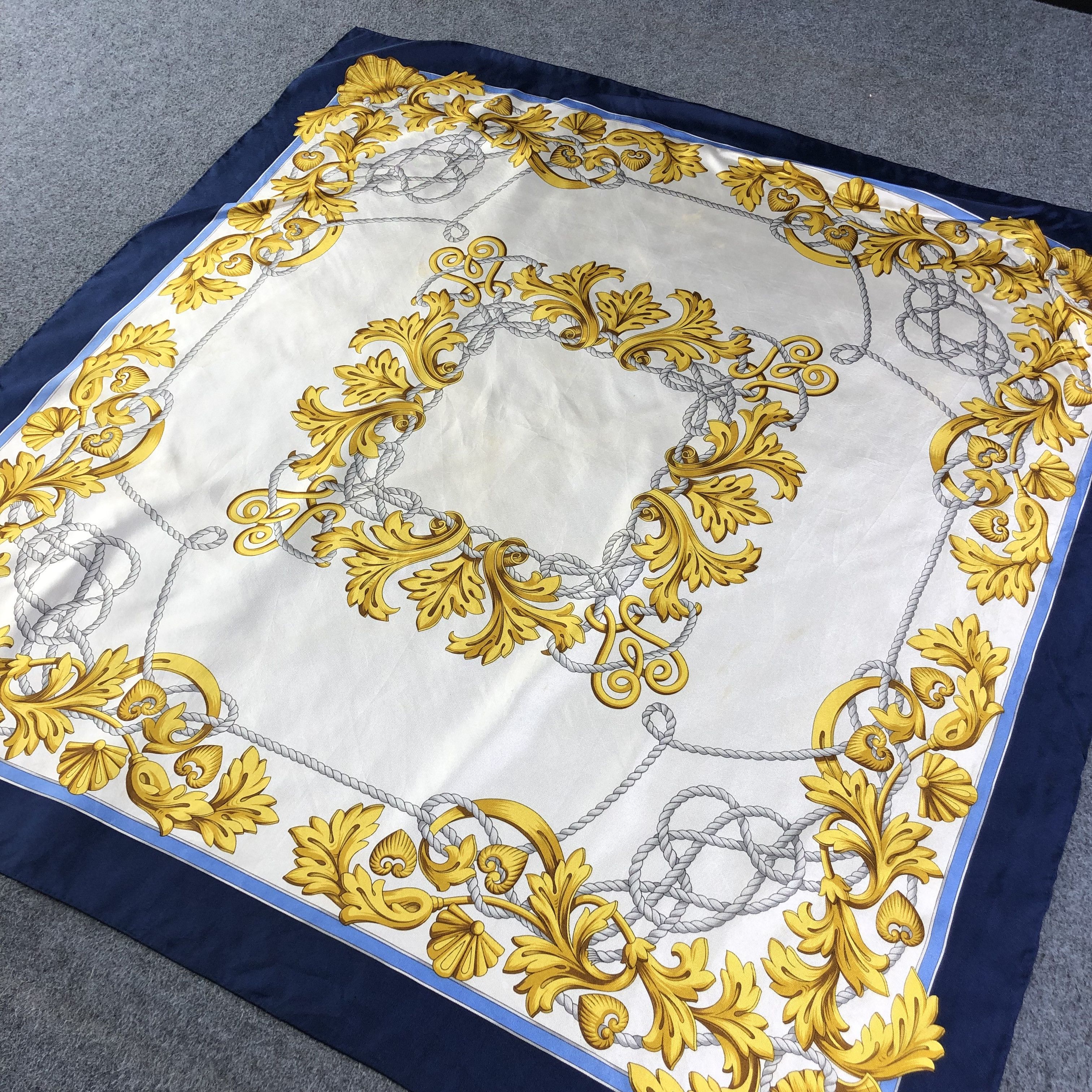 Vintage Rochas Paris Luxury Baroque Silk Scarf M475 Size ONE SIZE - 2 Thumbnail