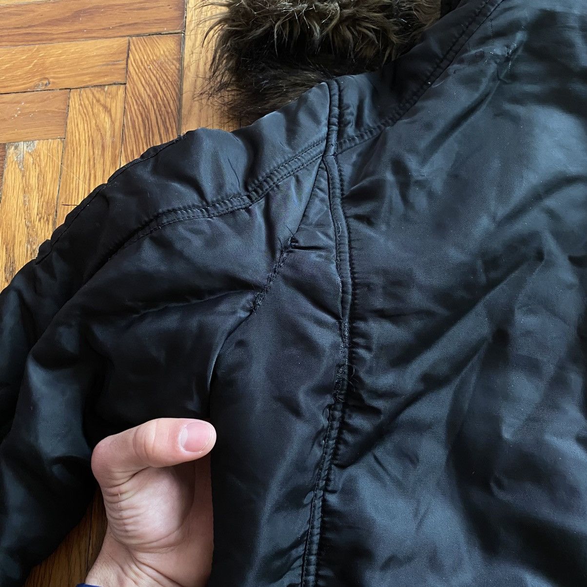 Le Grande Bleu (L.G.B.) Vintage Black Fur Hood Cropped Alaska Bomber Jacket Y2K Size US S / EU 44-46 / 1 - 9 Thumbnail
