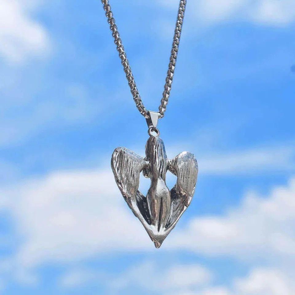Jewelry Retro Love Heart Hug Angel Necklaces Size ONE SIZE - 2 Thumbnail