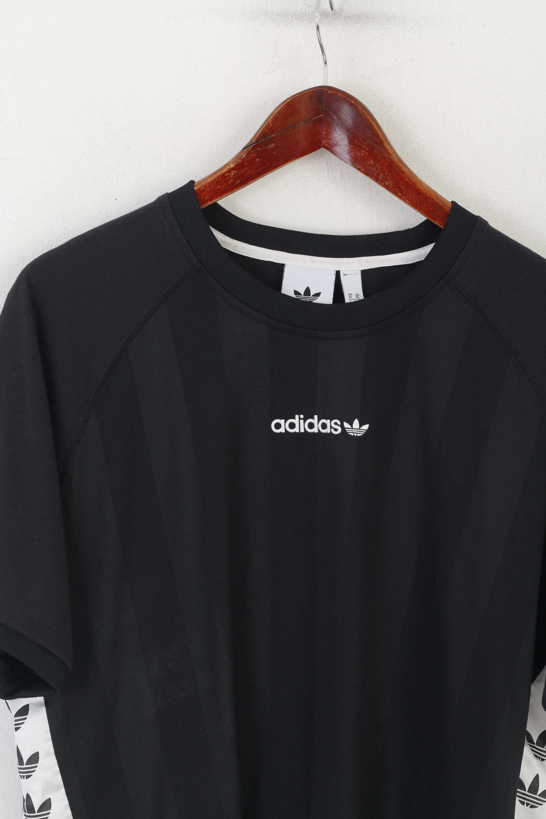 Adidas Adidas Men XL Shirt Black Shiny Inserts 5590 Size US XL / EU 56 / 4 - 6 Thumbnail
